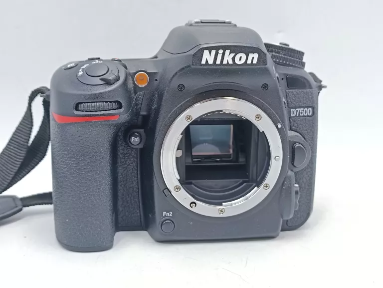 body-nikon-d7500-przebieg-2450-zdjec-stan-11323-2