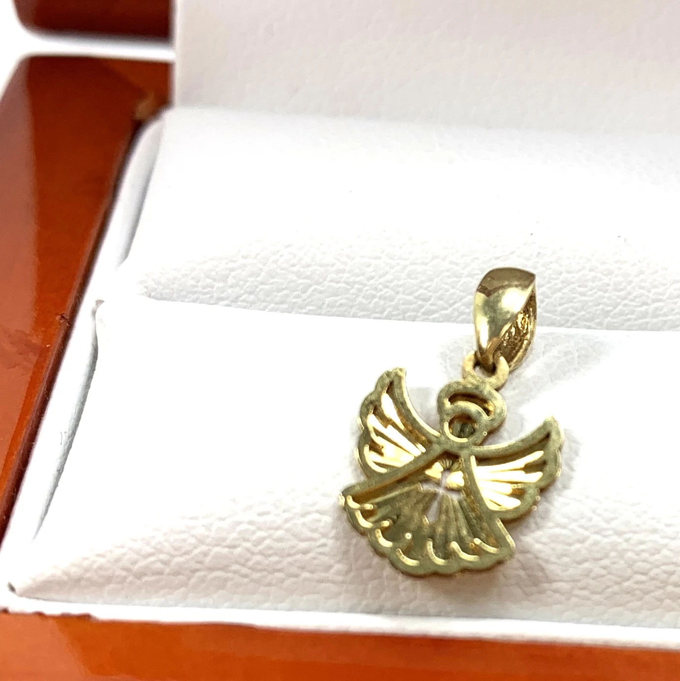 zlota-zawieszka-aniolek-p-333-w-032g-rodzaj-2205-2