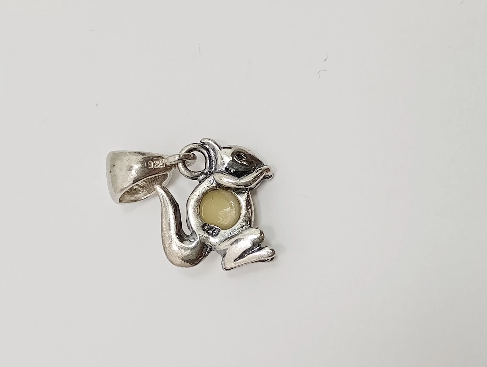 srebrna-zawieszka-myszka-jasne-oczko-925-202g-stan-11323-2