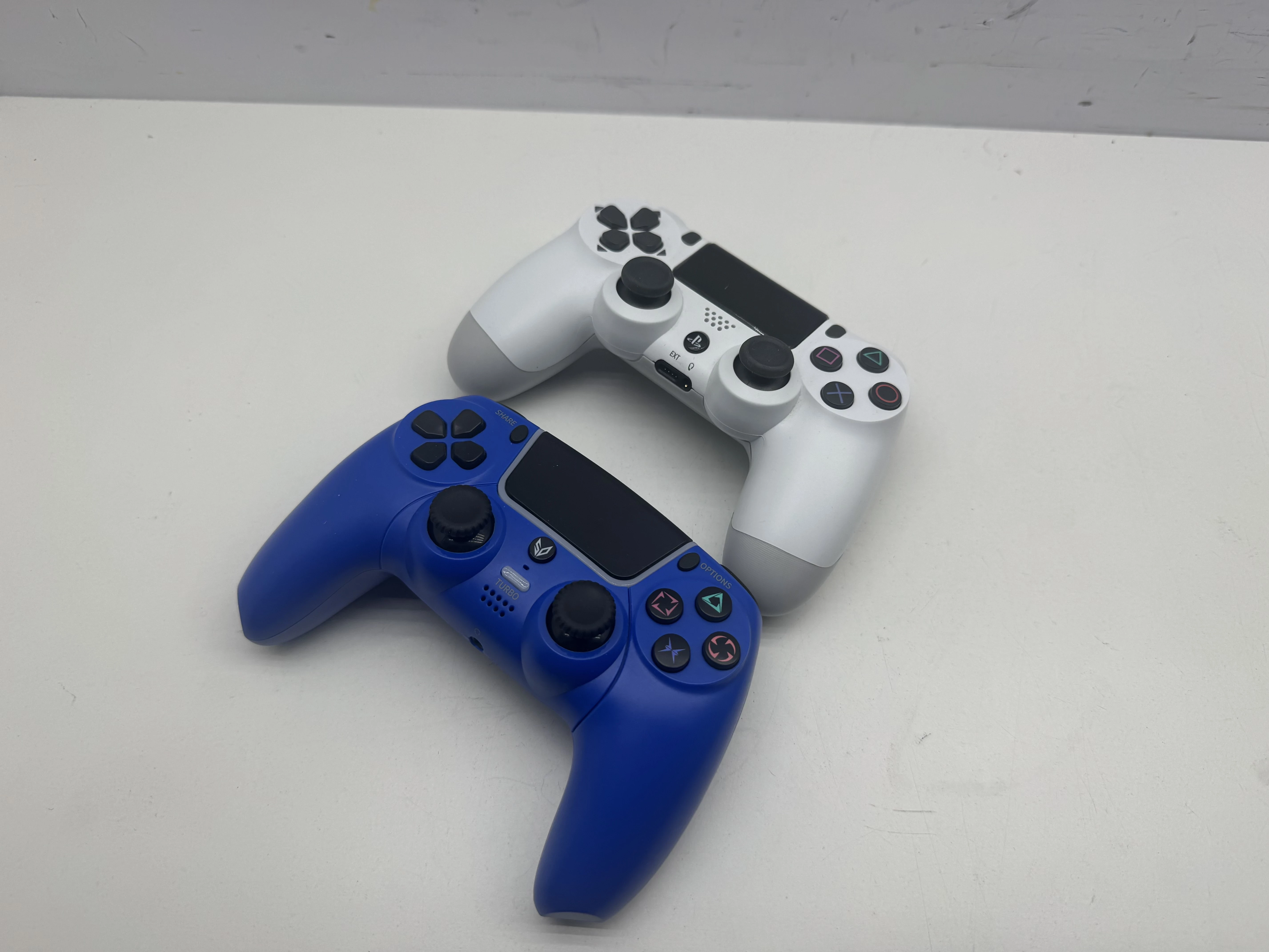 konsola-playstation-4-pro-1-tb-wersja-130590-3