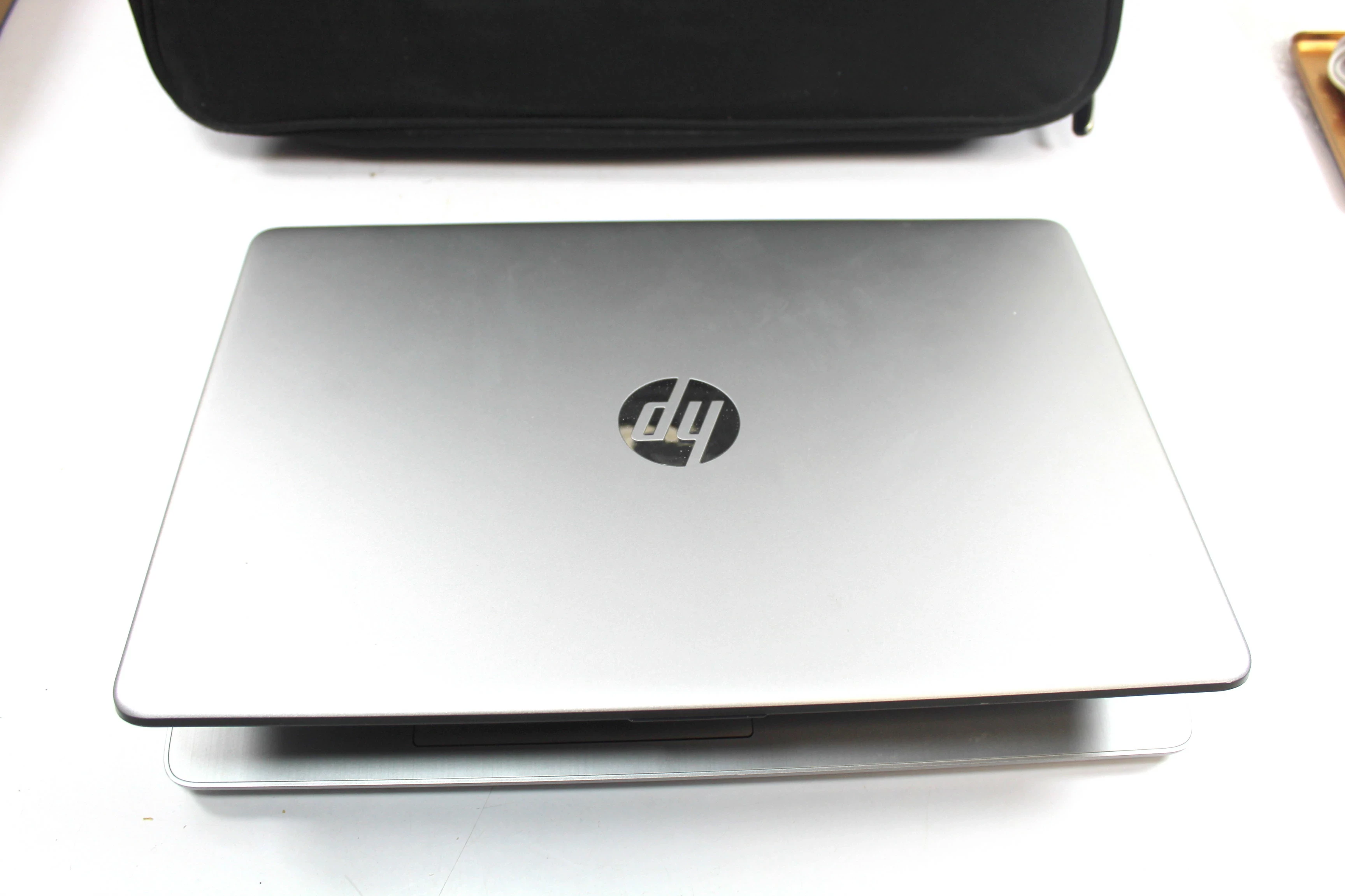 laptop-hp-256ssd-w11-ryzen-3-8gb-ram-przekatna-ekranu-15