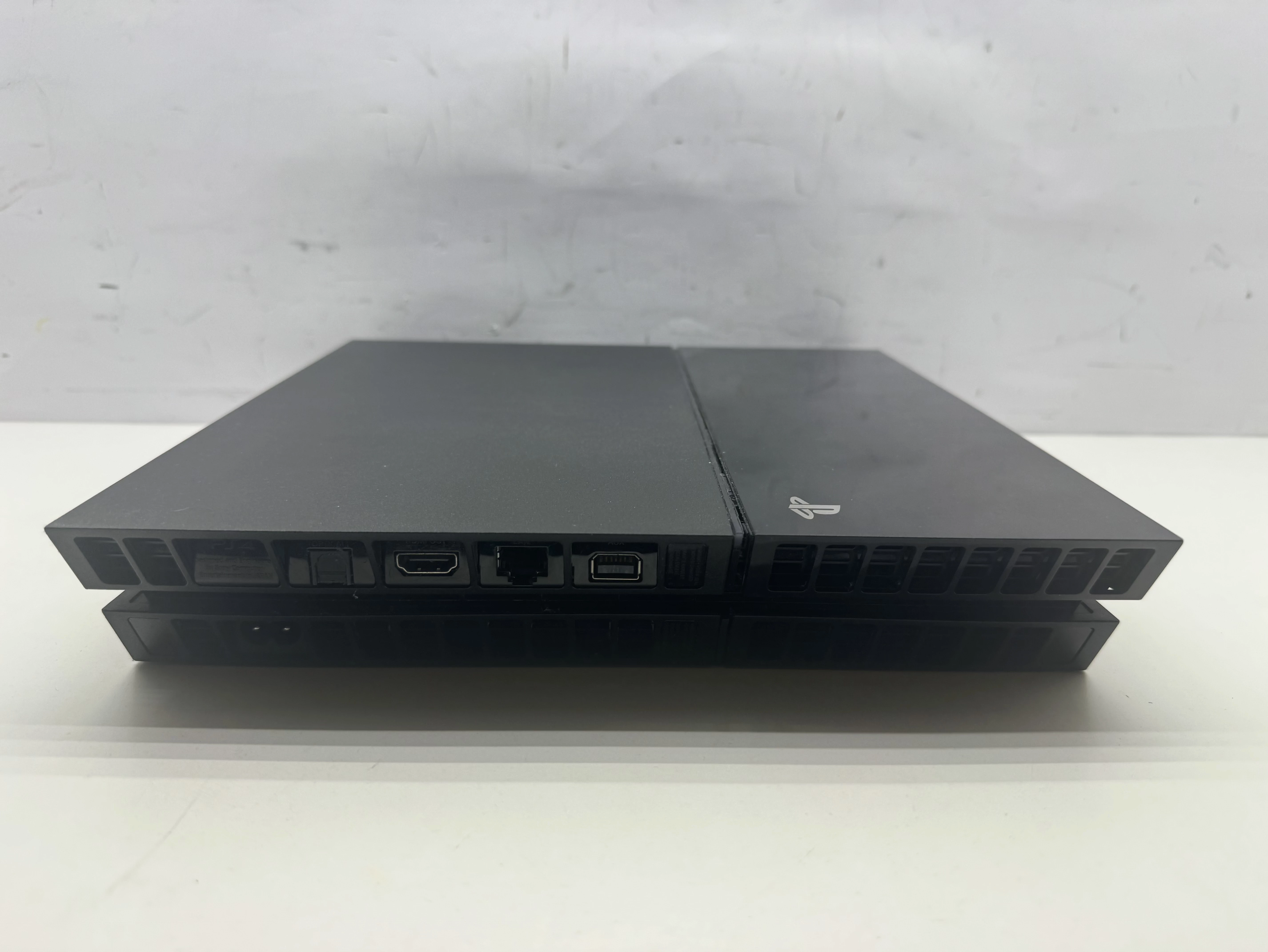 konsola-playstation-4-pro-1-tb-kod-producenta-cuh-7016b