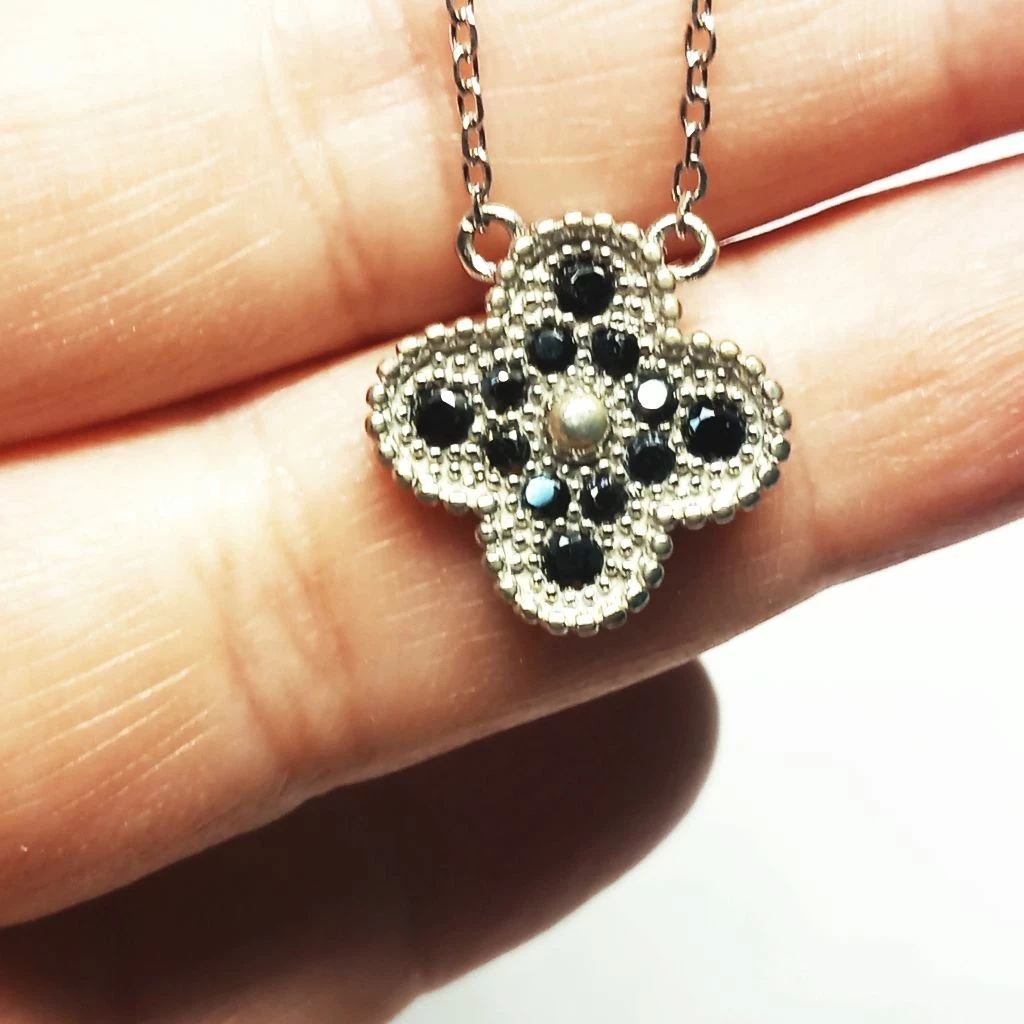 srebrny-naszyjnik-celebrytka-proby-925-wisiorek-z-czarnymi-kamieniami-rodzaj-2205-2