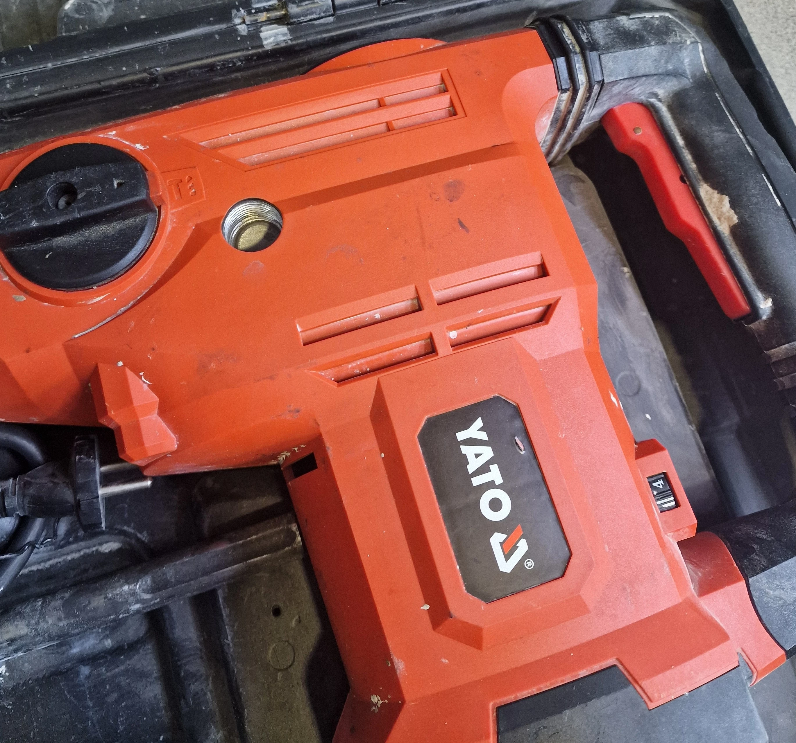 mlot-udarowy-yato-yt-82135-walizka-typ-uchwytu-128474-2