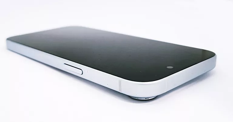 telefon-apple-iphone-15-6-gb-256-gb-87-wbudowana-pamiec-202869-214185