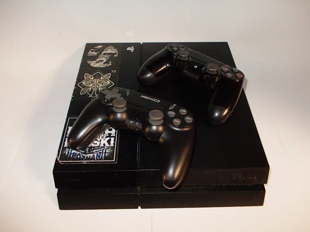 konsola-ps4-classic-500gb-2x-pad-kaliska-13-turek