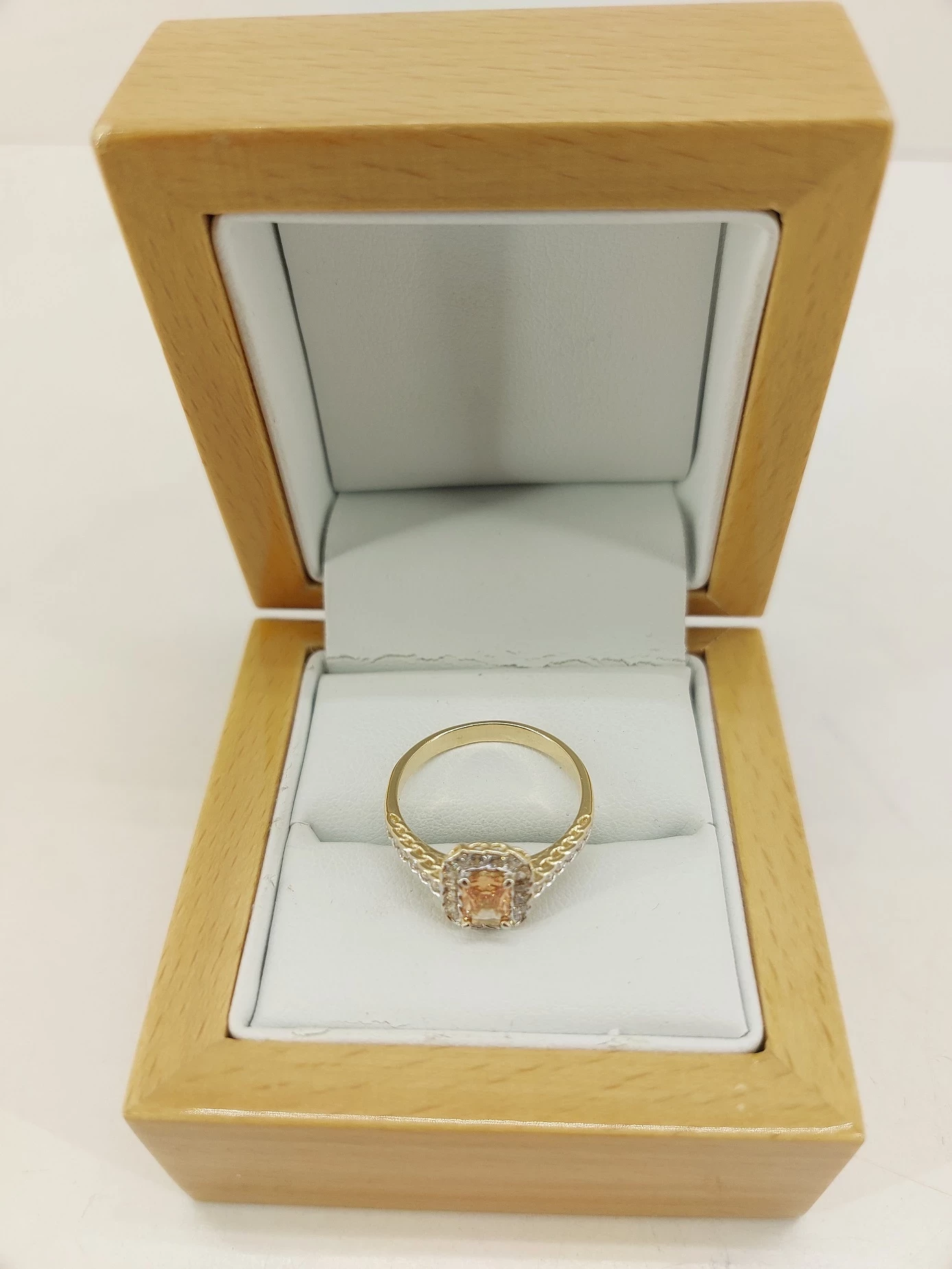 zloty-migotliwy-pierscionek-255g-585-kamien-17088-128