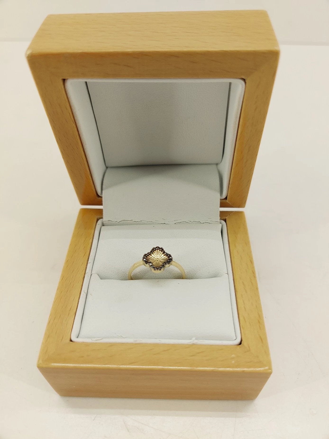 zloty-drobniutki-pierscionek-116g-585-jednosci-narodowej-1091b-sj-wroclaw