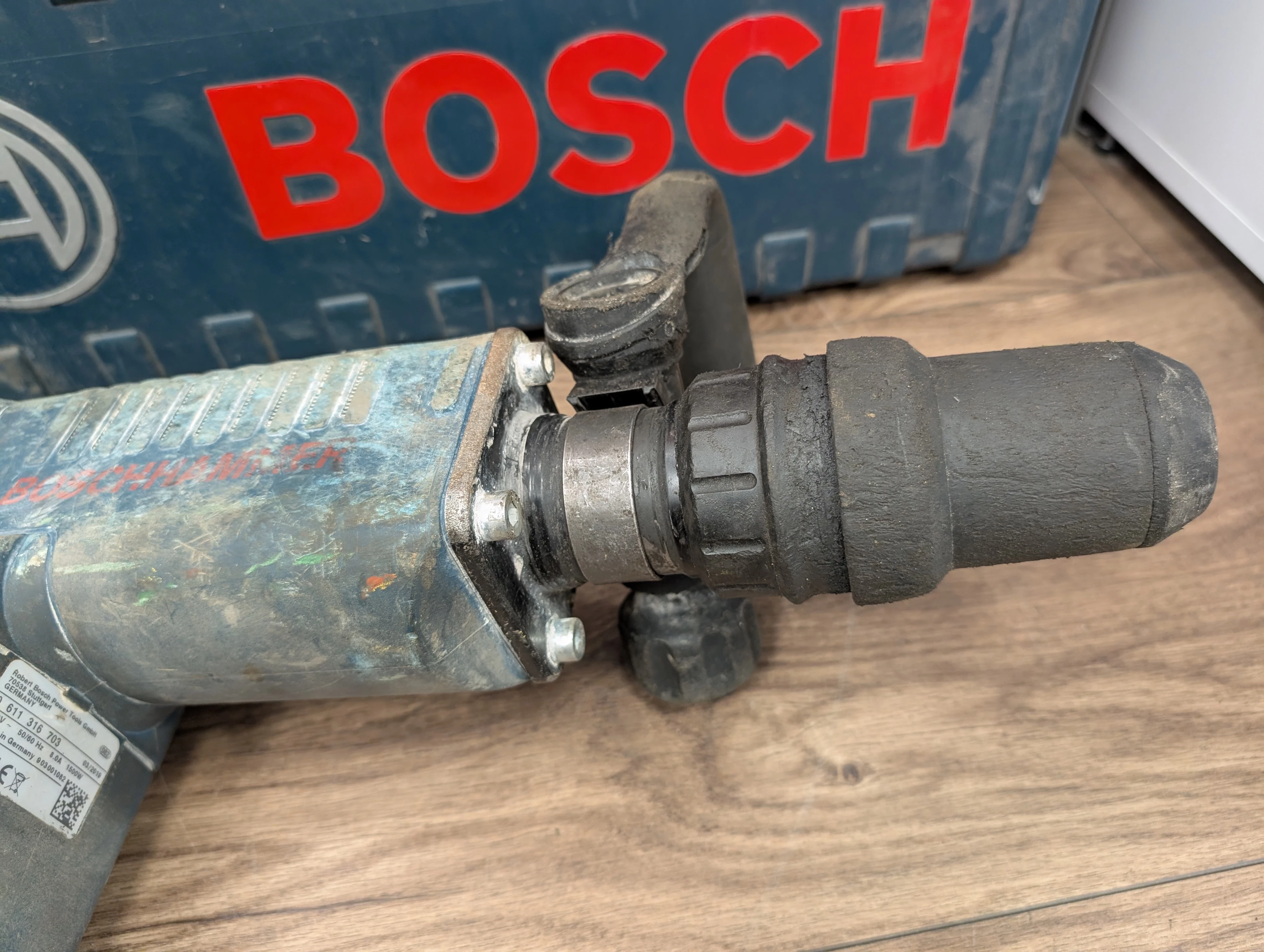 mlot-wyburzeniowy-bosch-hammer-gsh-11-e-walizka-ean-gtin-3165140612968