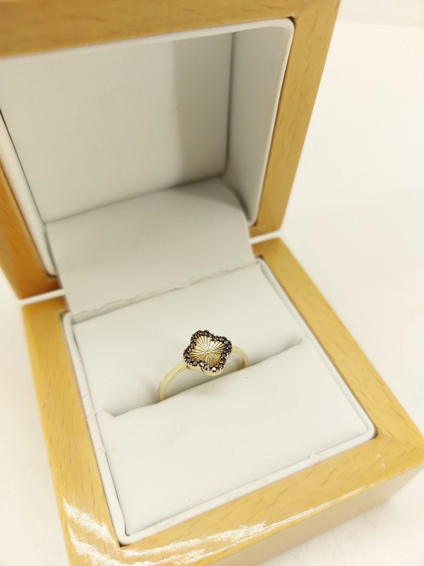 zloty-drobniutki-pierscionek-116g-585-rodzaj-2205-16