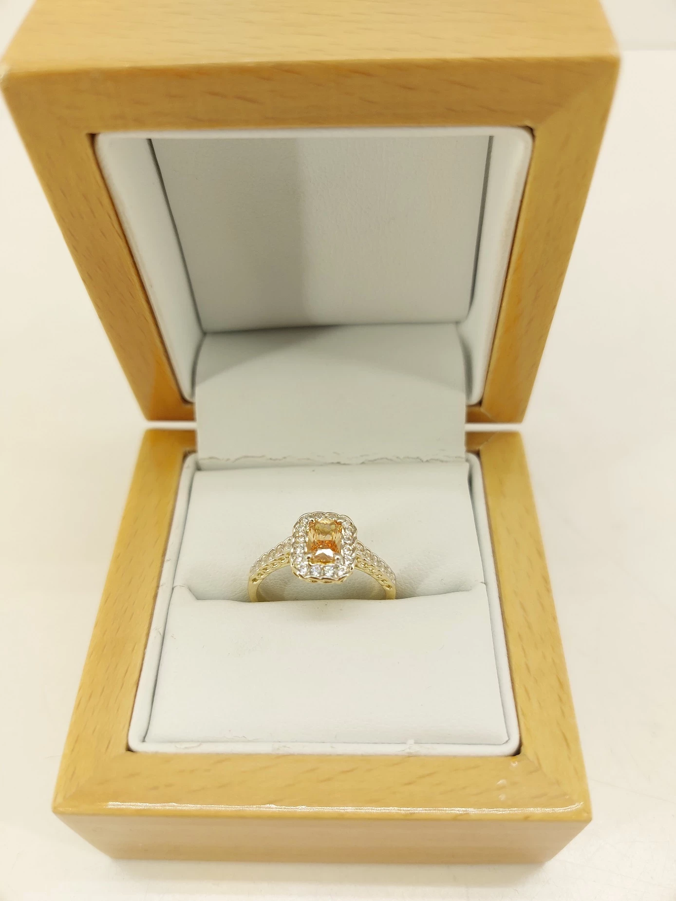 zloty-migotliwy-pierscionek-255g-585-jednosci-narodowej-1091b-sj-wroclaw