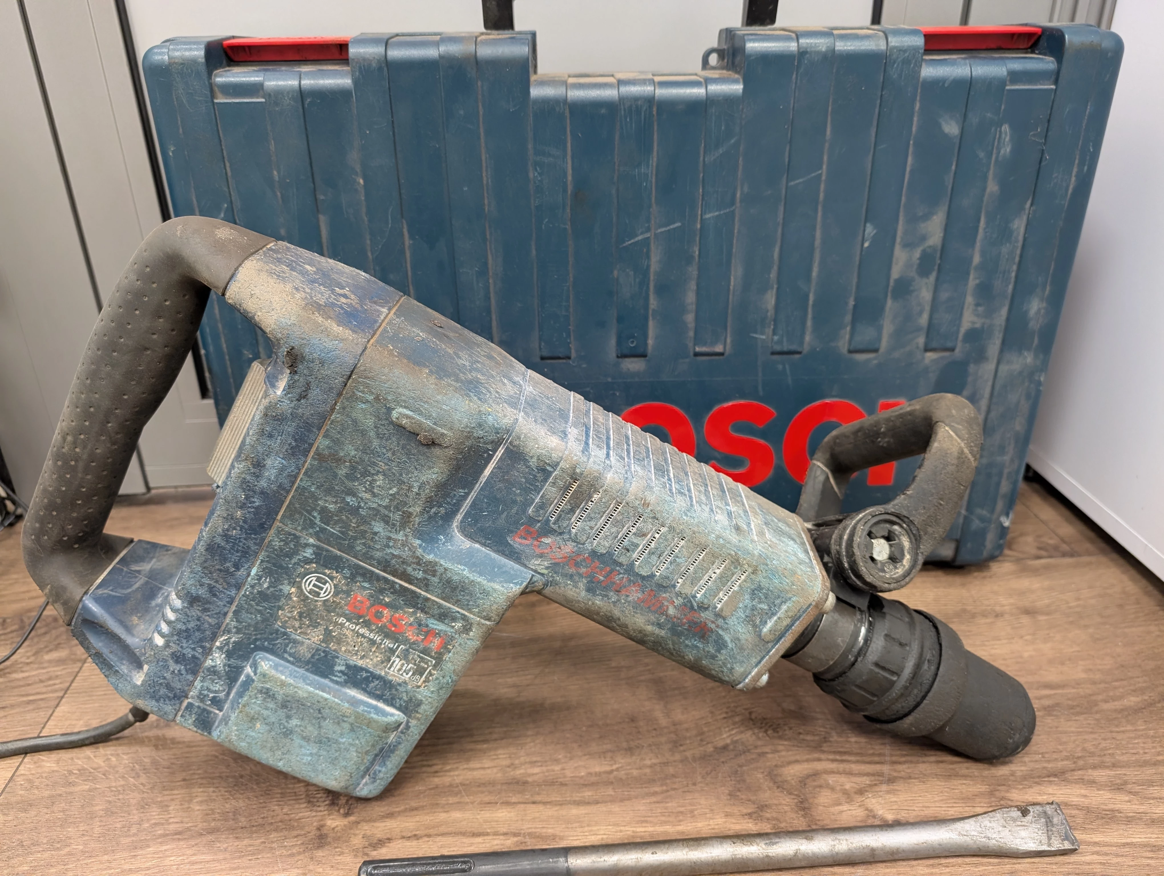 mlot-wyburzeniowy-bosch-hammer-gsh-11-e-walizka-wierzynskiego-20-legnica