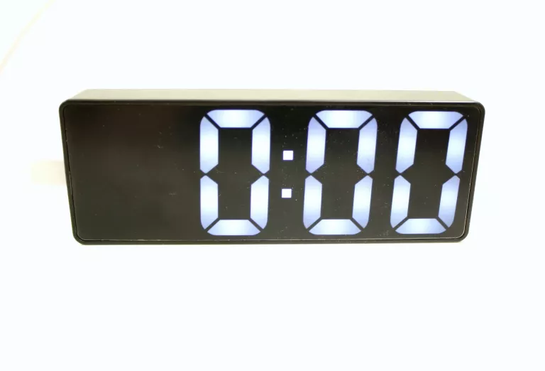 zegarek-biurkowy-usb-c-marszalkowska-60-warszawa