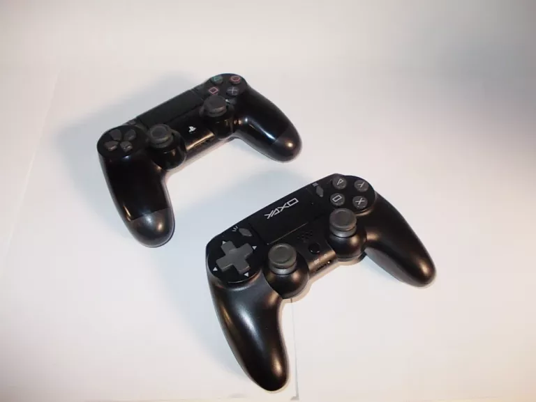 konsola-ps4-classic-500gb-2x-pad-kod-producenta-cuh-1004a