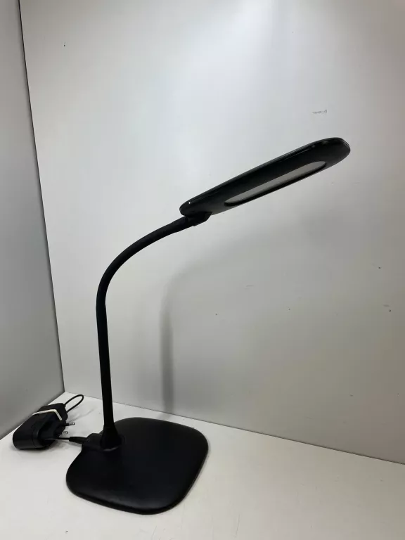 lampka-led-czarna-osiedle-centrum-d1-krakow