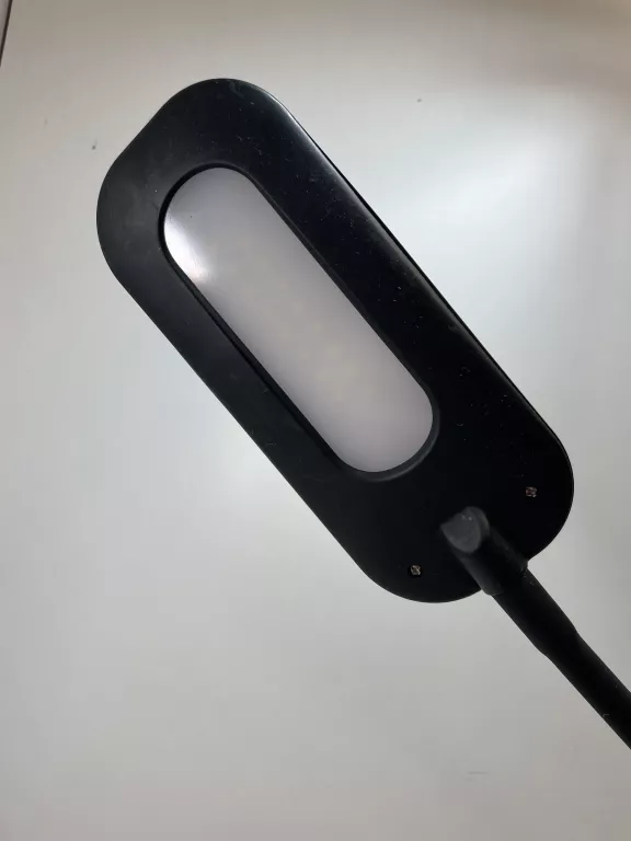 lampka-led-czarna-kolor-11484-4096