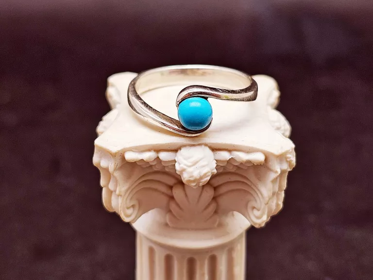 srebrny-pierscionek-z-niebieskim-oczkiem-925-378g-ean-gtin-5902052864034