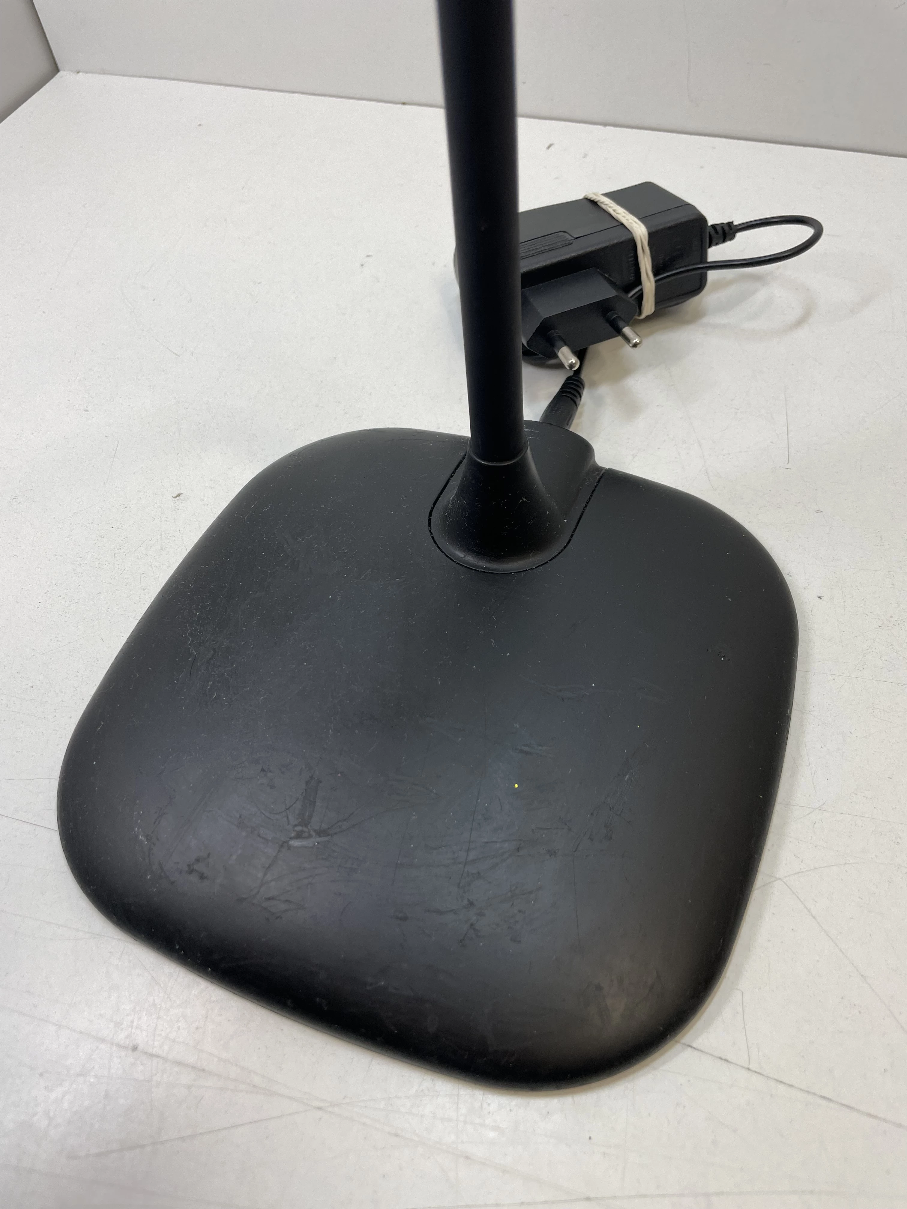 lampka-led-czarna-ean-gtin-8718964143870