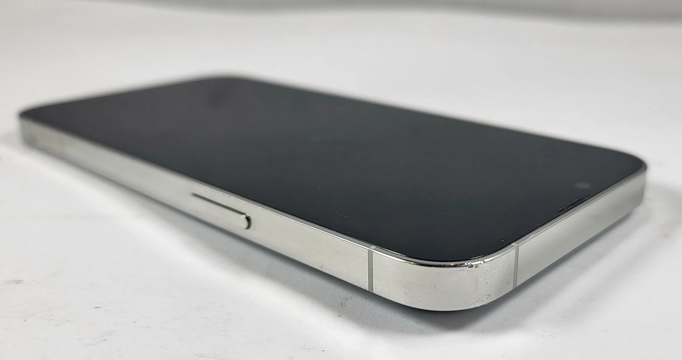 apple-iphone-13-pro-256gb-pudelko-bateria-82-ladny-pojemnosc-akumulatora-3095