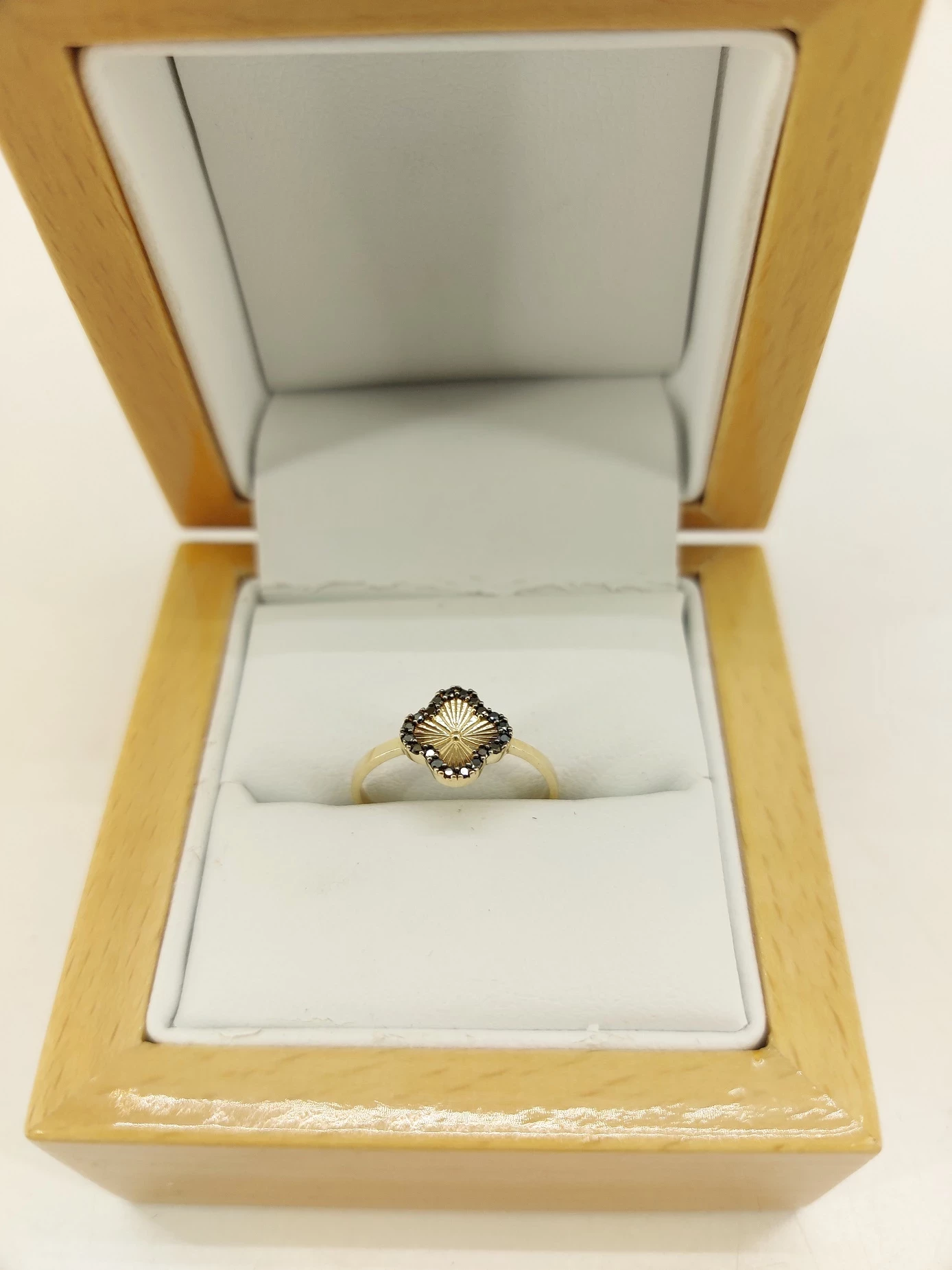 zloty-drobniutki-pierscionek-116g-585-stan-11323-2