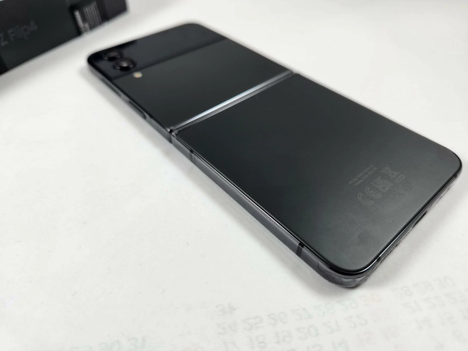 samsung-galaxy-z-flip-4-128gb-pudelko-igla-przekatna-ekranu-670