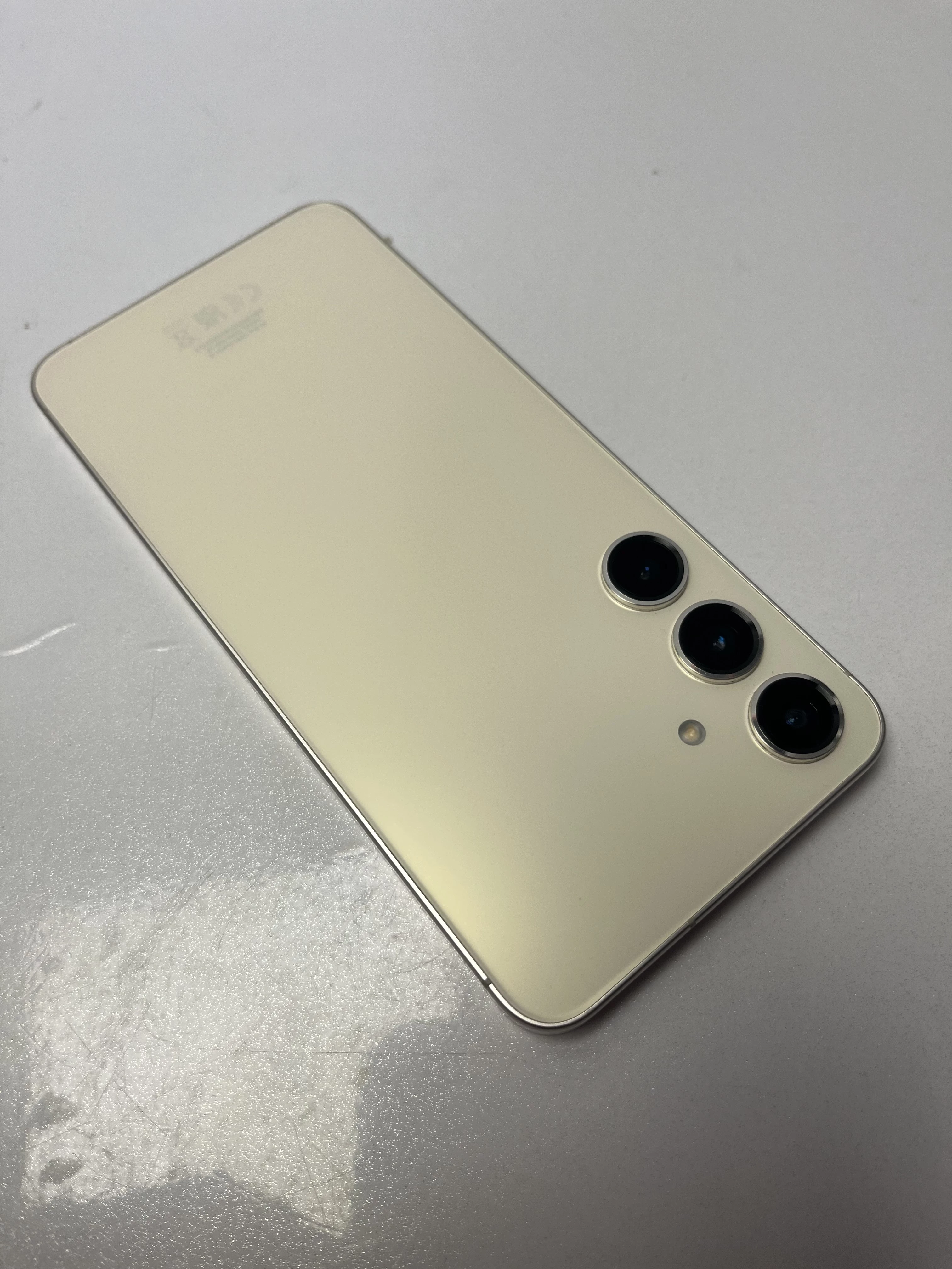 telefon-samsung-galaxy-s24-12512gb-system-operacyjny-4388-1