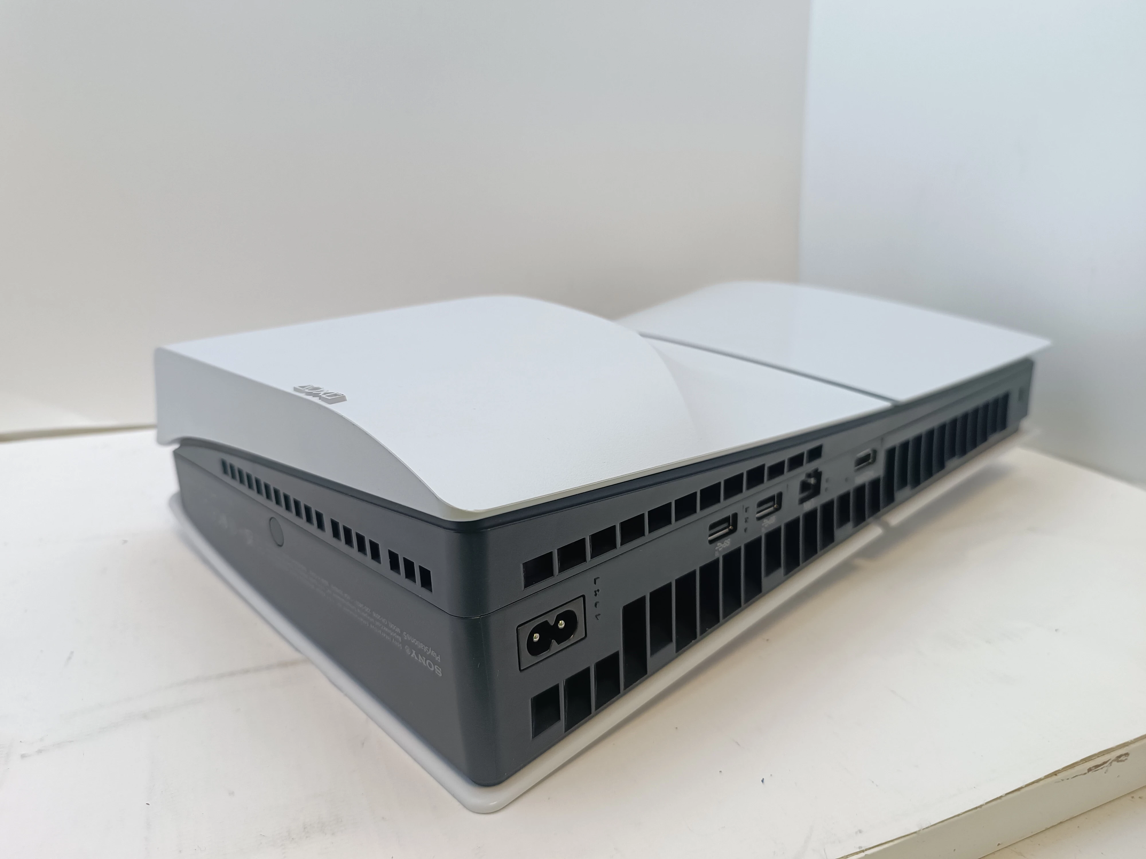 konsola-sony-ps5-cfi-2016-slim-1tb-okablowanie-w-pudelku-producent-248914-1705040