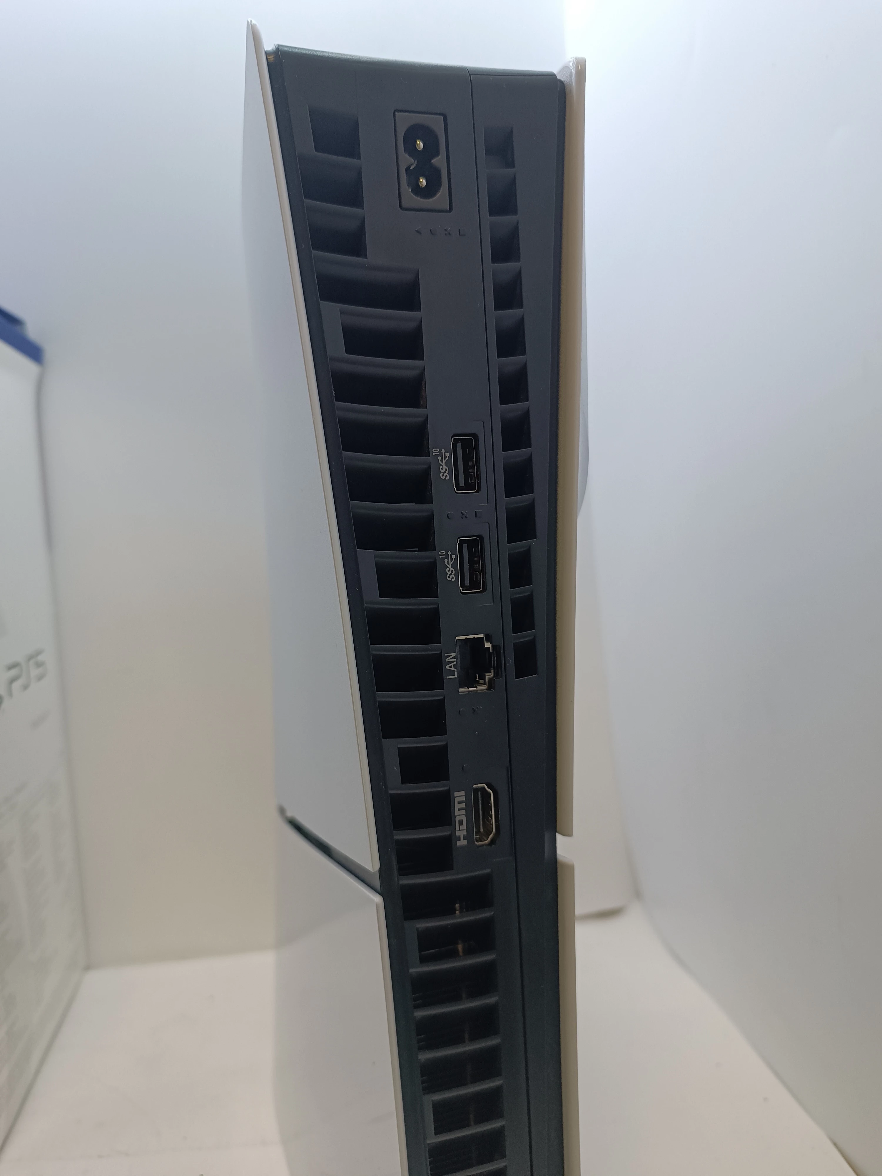 konsola-sony-ps5-cfi-2016-slim-1tb-okablowanie-w-pudelku-stan-11323-2