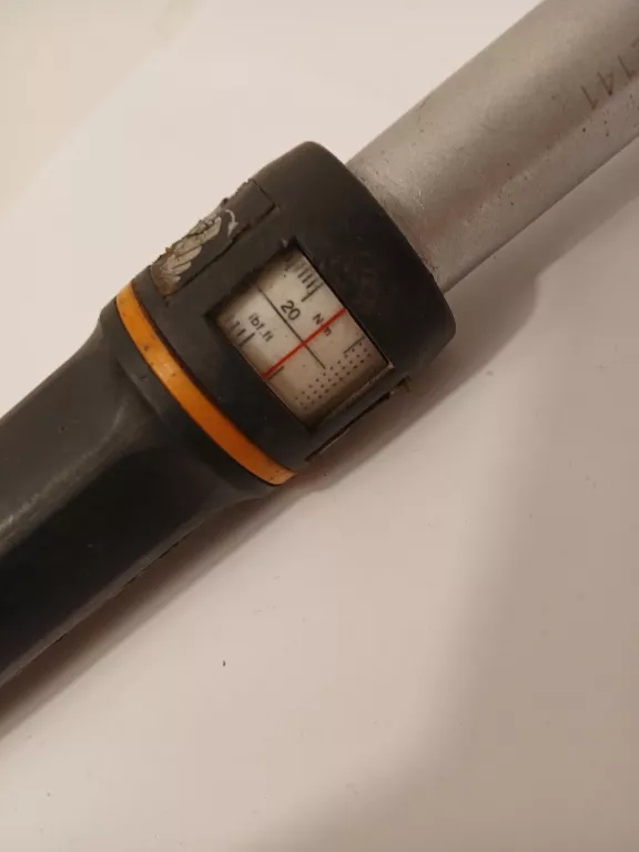 klucz-dynamometryczny-20-100nm-38-kod-producenta-66610