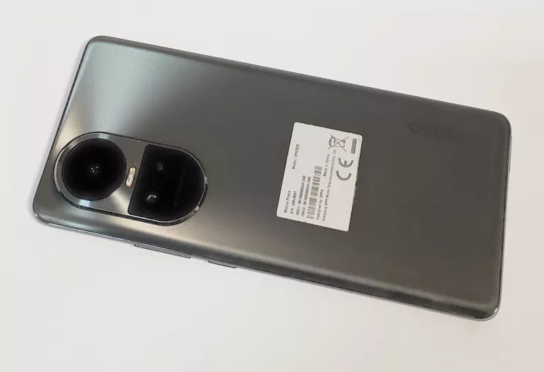 telefon-oppo-reno-10-pro-5g-przekatna-ekranu-670