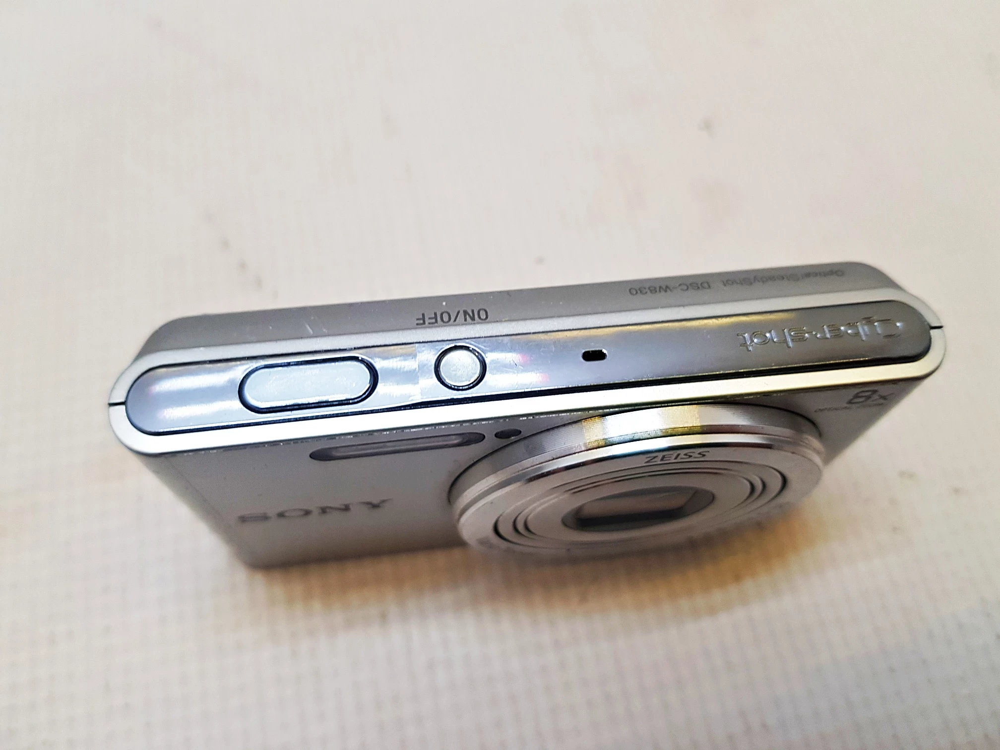 aparat-cyfrowy-sony-dsc-w830-lad-zoom-optyczny-800