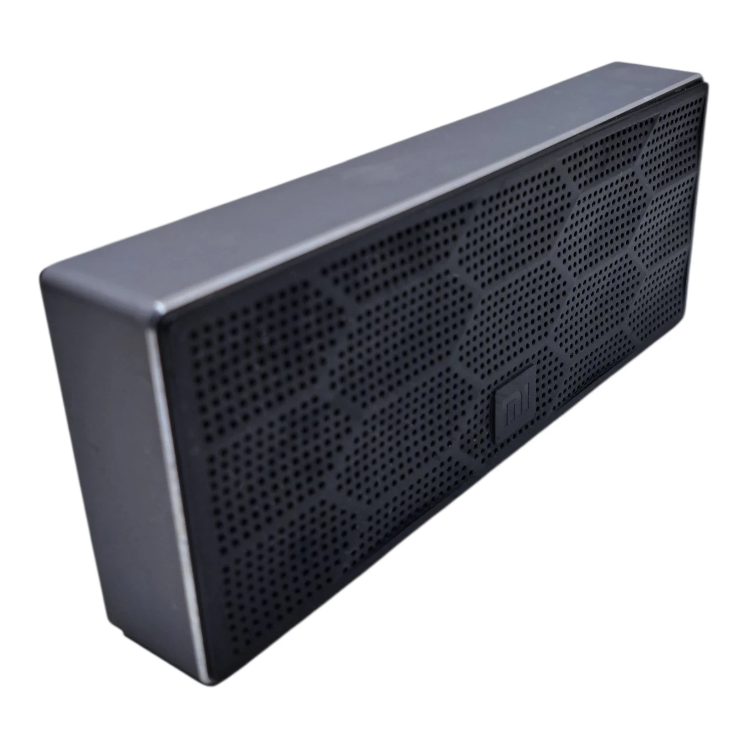glosnik-xiaomi-mi-bluetooth-speaker-ndz-03-gb-sprawny-aluminium-kod-producenta-qbh4197gl