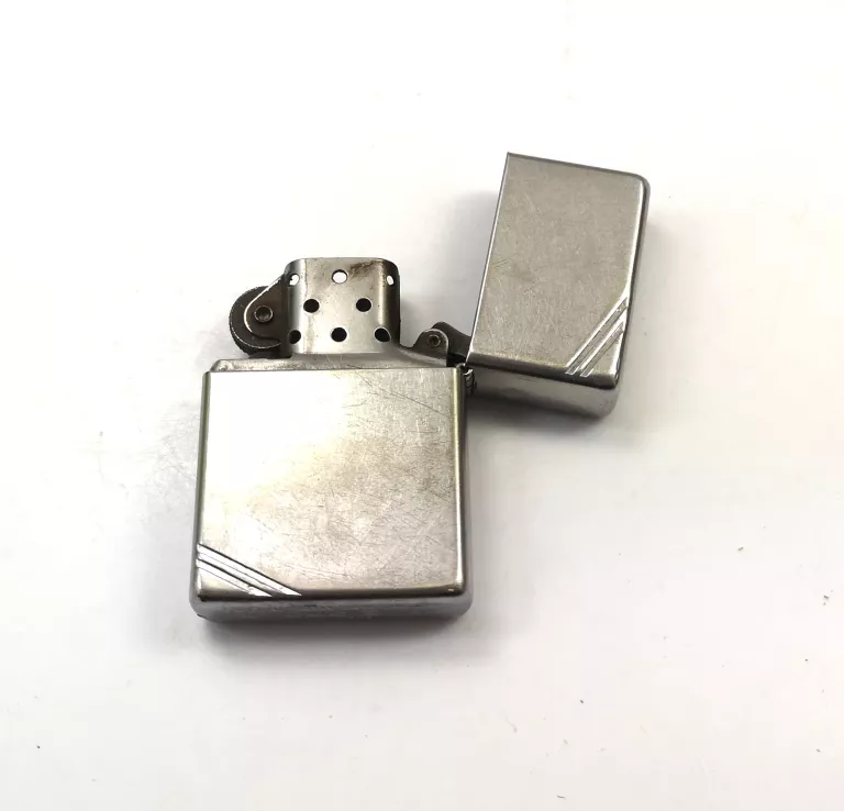 zapalniczka-benzynowa-zippo-marka-248811-1940623
