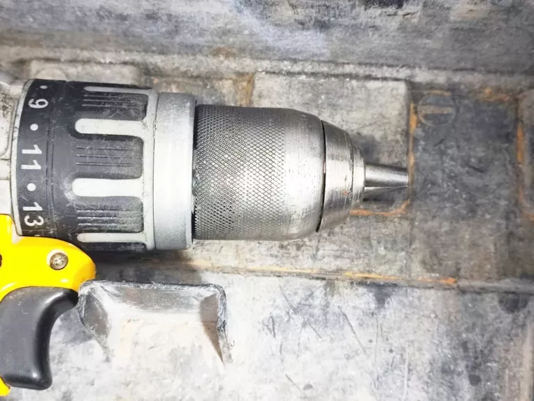 wkretarka-dewalt-dcd796-rodzaj-silnika-204657-221325