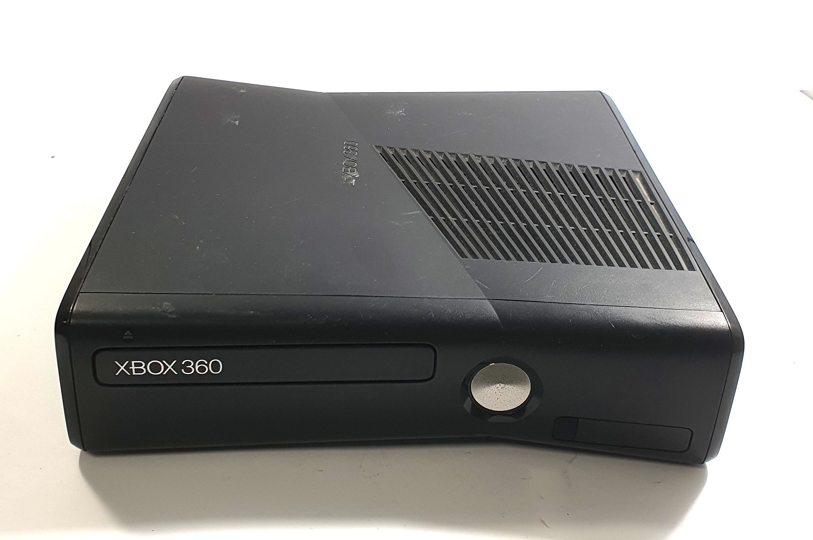 konsola-xbox-360-slim-brak-dyskuokablowanie-stan-11323-2