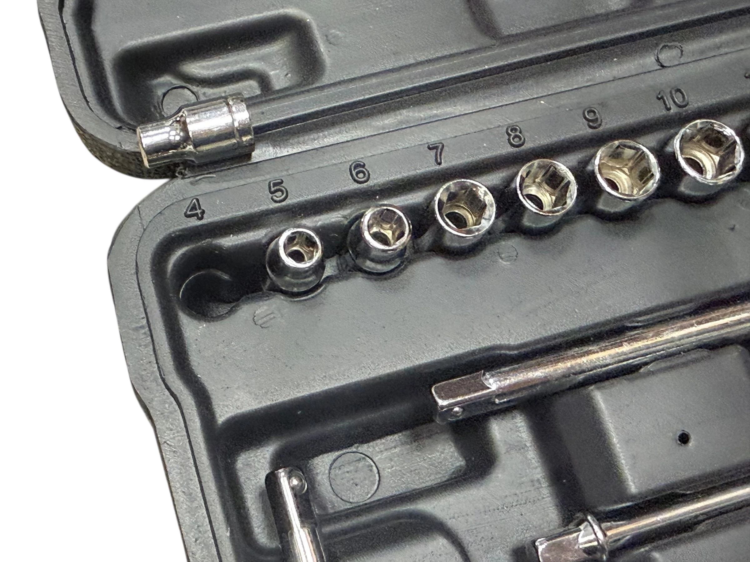 zestaw-kluczy-nasadowych-top-tools-38d525-15-elementow-stan-11323-2