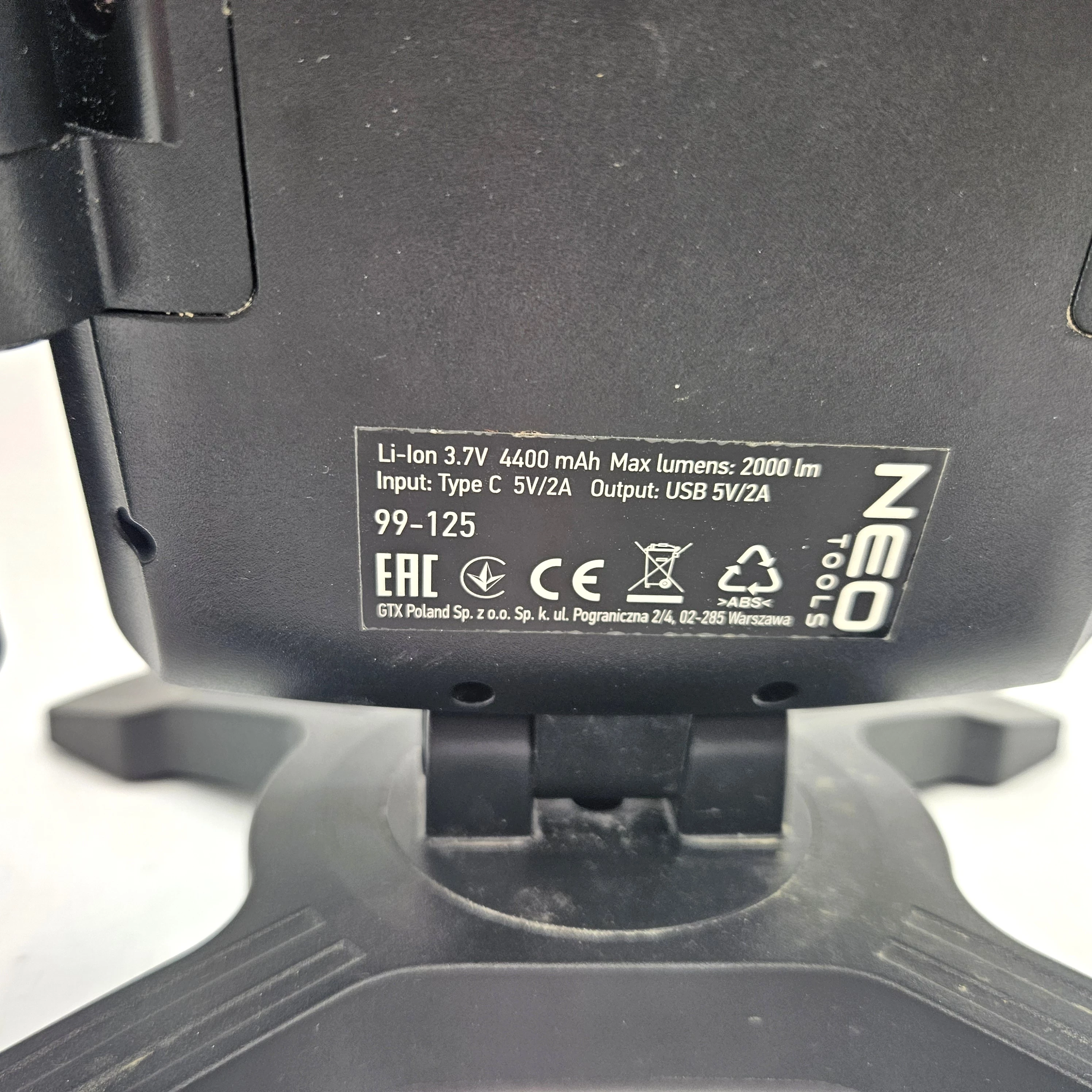 lampa-warsztatowa-neo-tools-99-125-2000lm-zawiera-baterie-250685-2006716