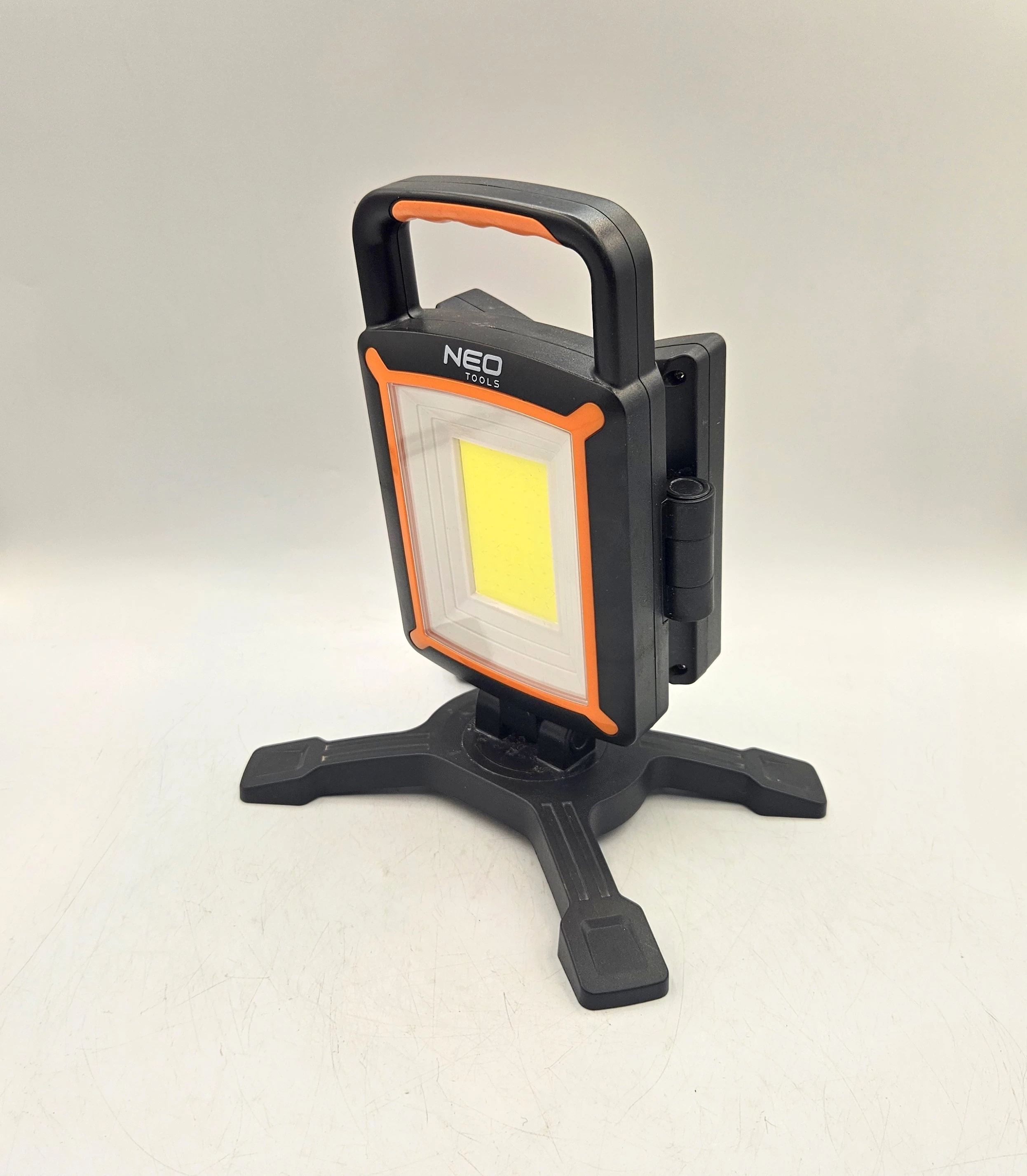 lampa-warsztatowa-neo-tools-99-125-2000lm-ean-gtin-5906692019533