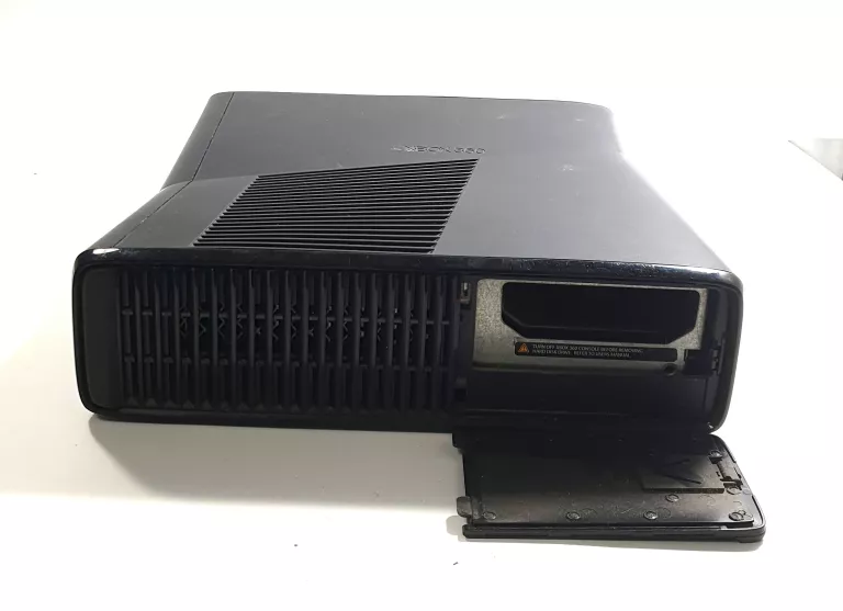 konsola-xbox-360-slim-brak-dyskuokablowanie-kod-producenta-r9g-00209