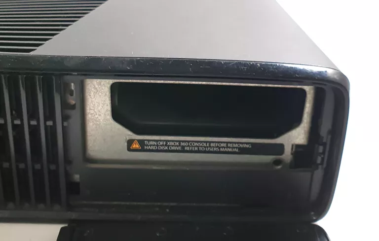konsola-xbox-360-slim-brak-dyskuokablowanie-dysk-wbudowana-pamiec-5179-10