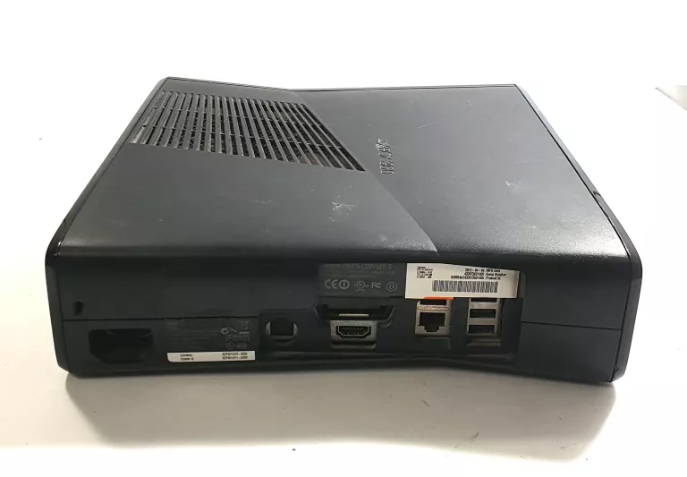 konsola-xbox-360-slim-brak-dyskuokablowanie-liczba-kontrolerow-w-zestawie-205994-225550