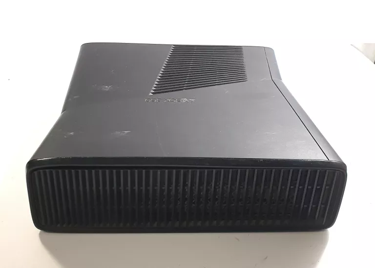 konsola-xbox-360-slim-brak-dyskuokablowanie-wersja-konsoli-205974-225542