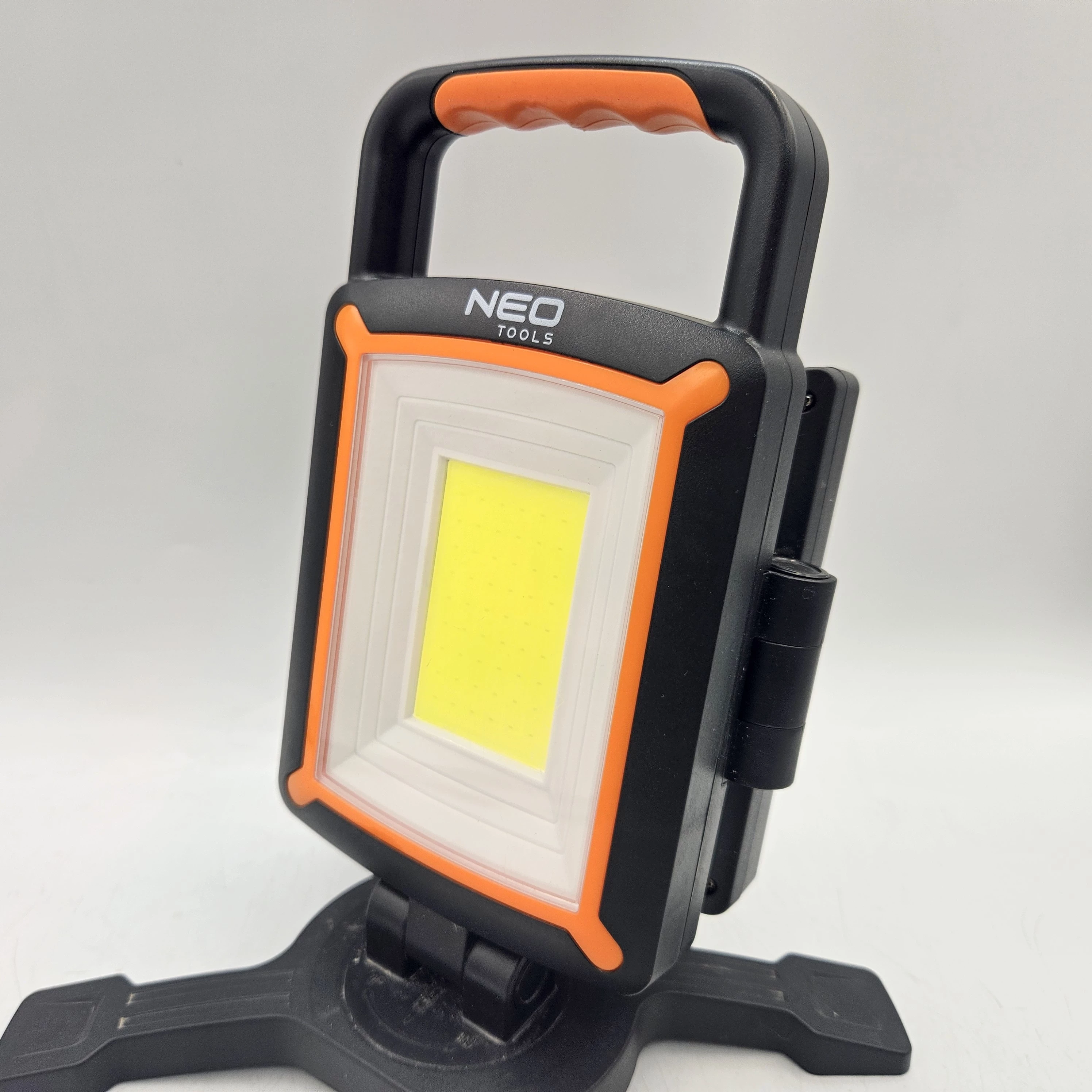 lampa-warsztatowa-neo-tools-99-125-2000lm-kod-producenta-99-125