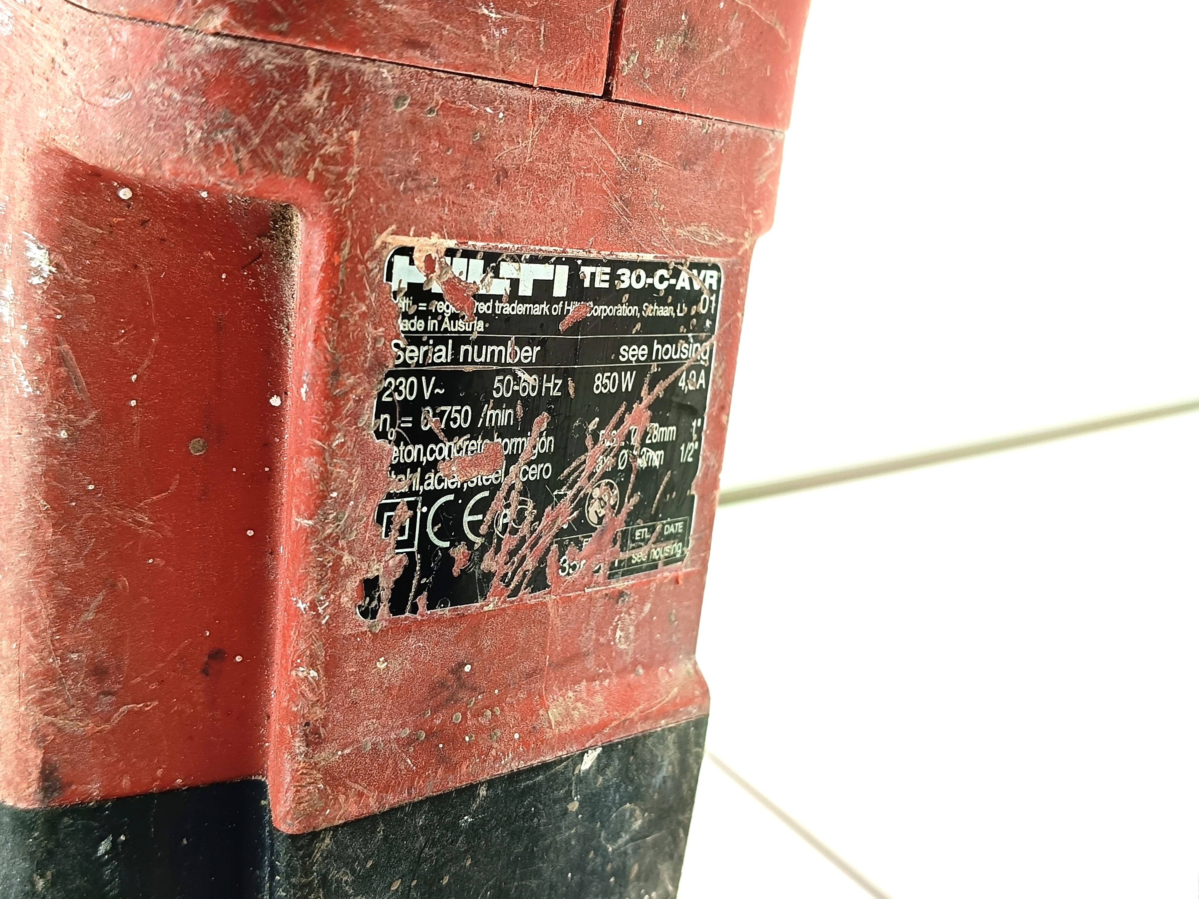 mlotowiertarka-hilti-te-30-c-avr-energia-udaru-360