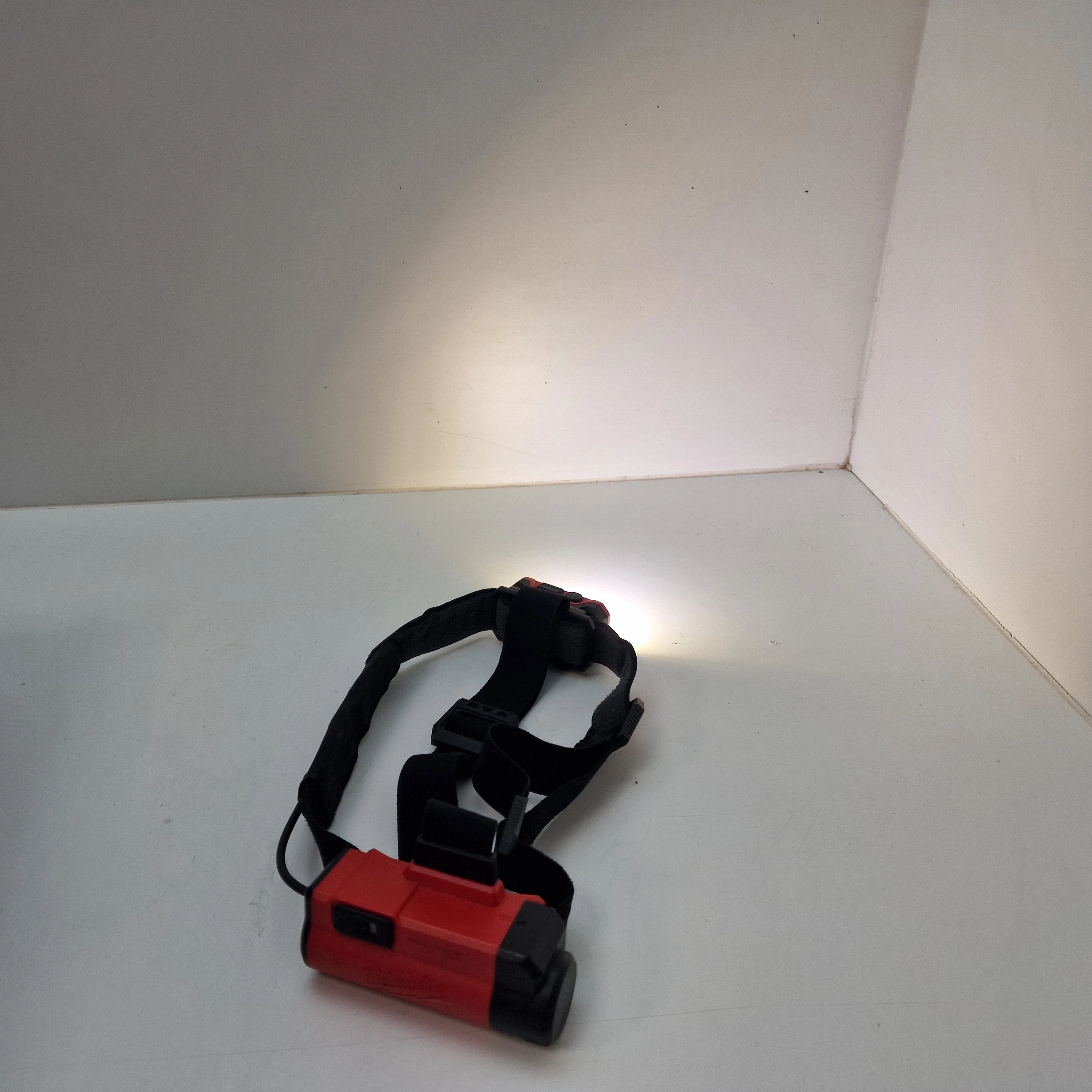 latarka-czolowa-milwaukee-l4-hlrp-kod-producenta-4933479767