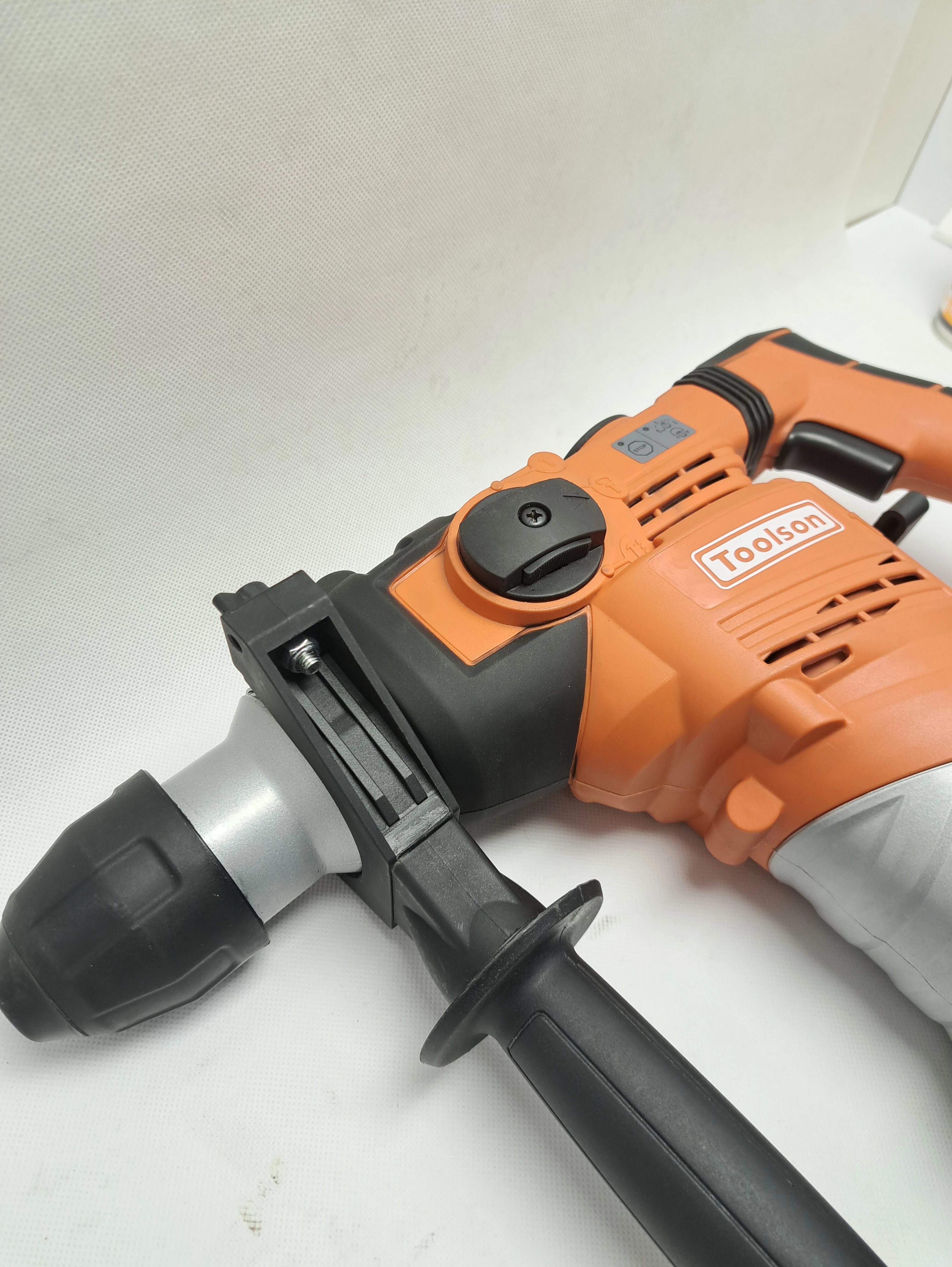 mlot-udarowy-toolson-pro-bh-1600walizka-maksymalna-moc-160000