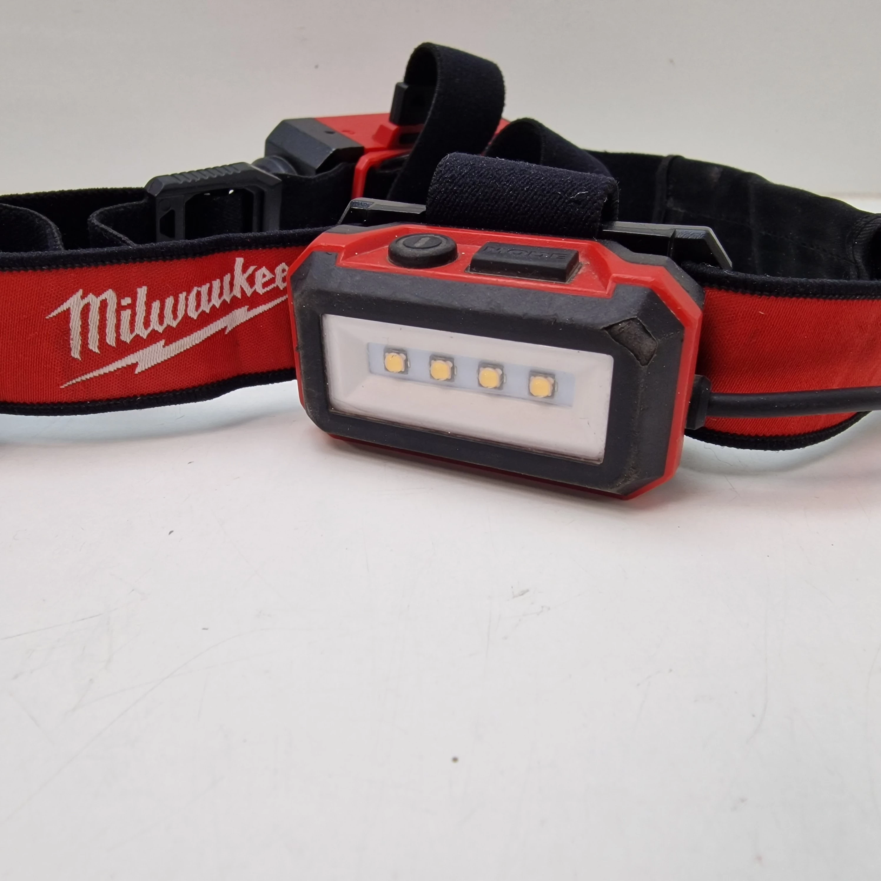 latarka-czolowa-milwaukee-l4-hlrp-ean-gtin-4058546375614