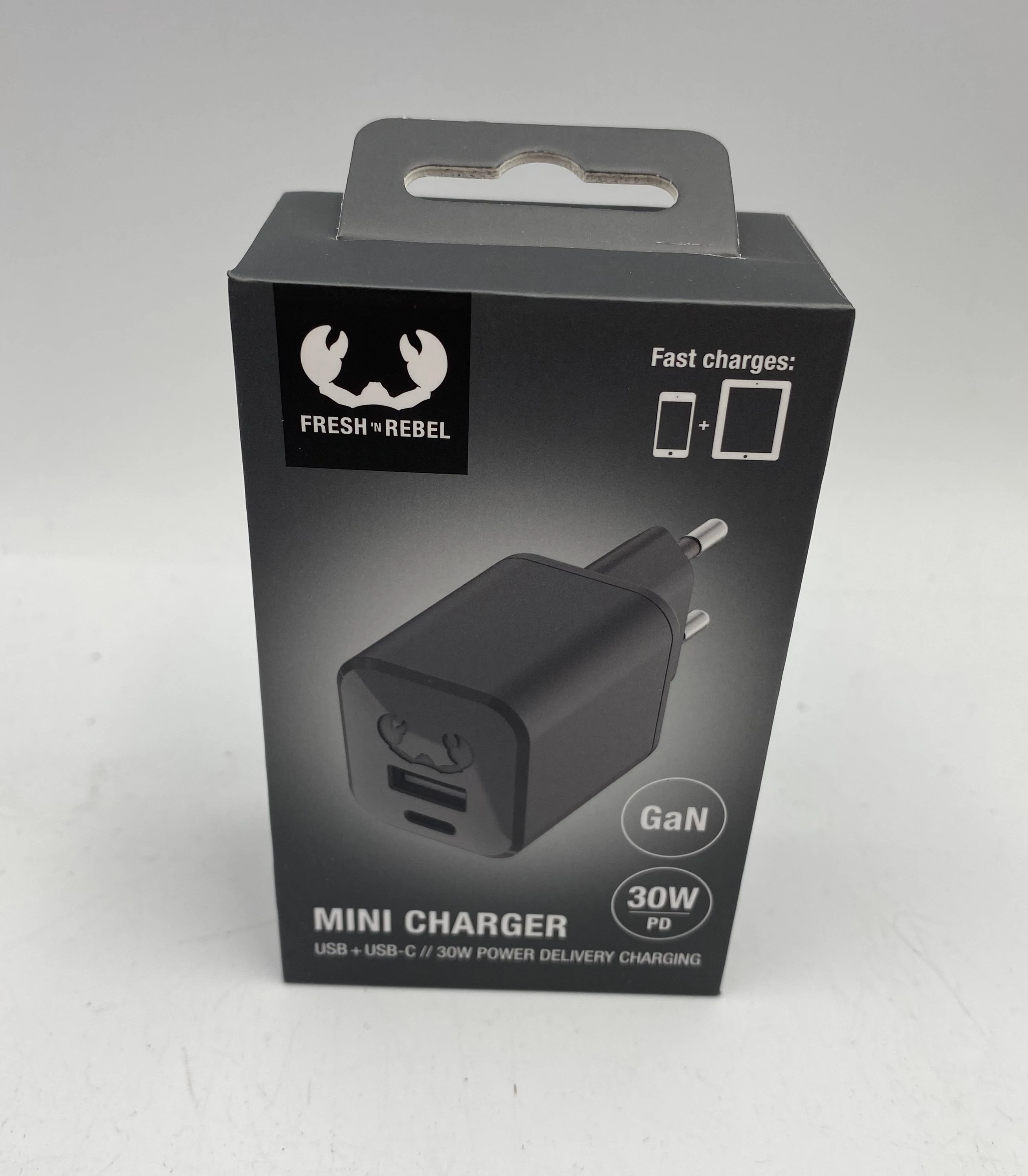 mini-charger-usbusb-c-30w-fresh-n-rebel-czarna-wyzwolenia-4b-szczecin