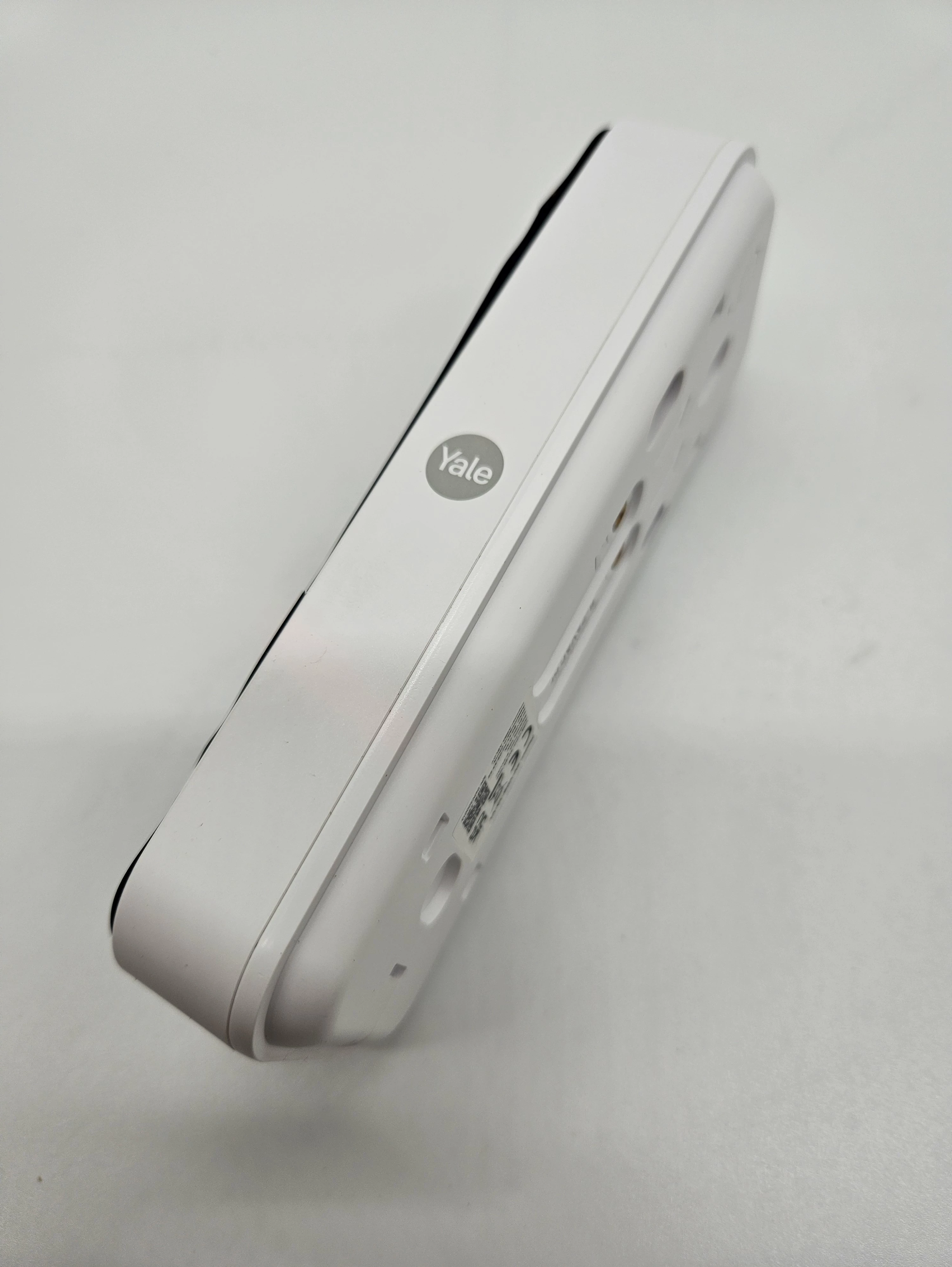 yale-smart-dzwonek-do-drzwi-z-kamera-doorbell-rodzaj-domofonu-18709-1