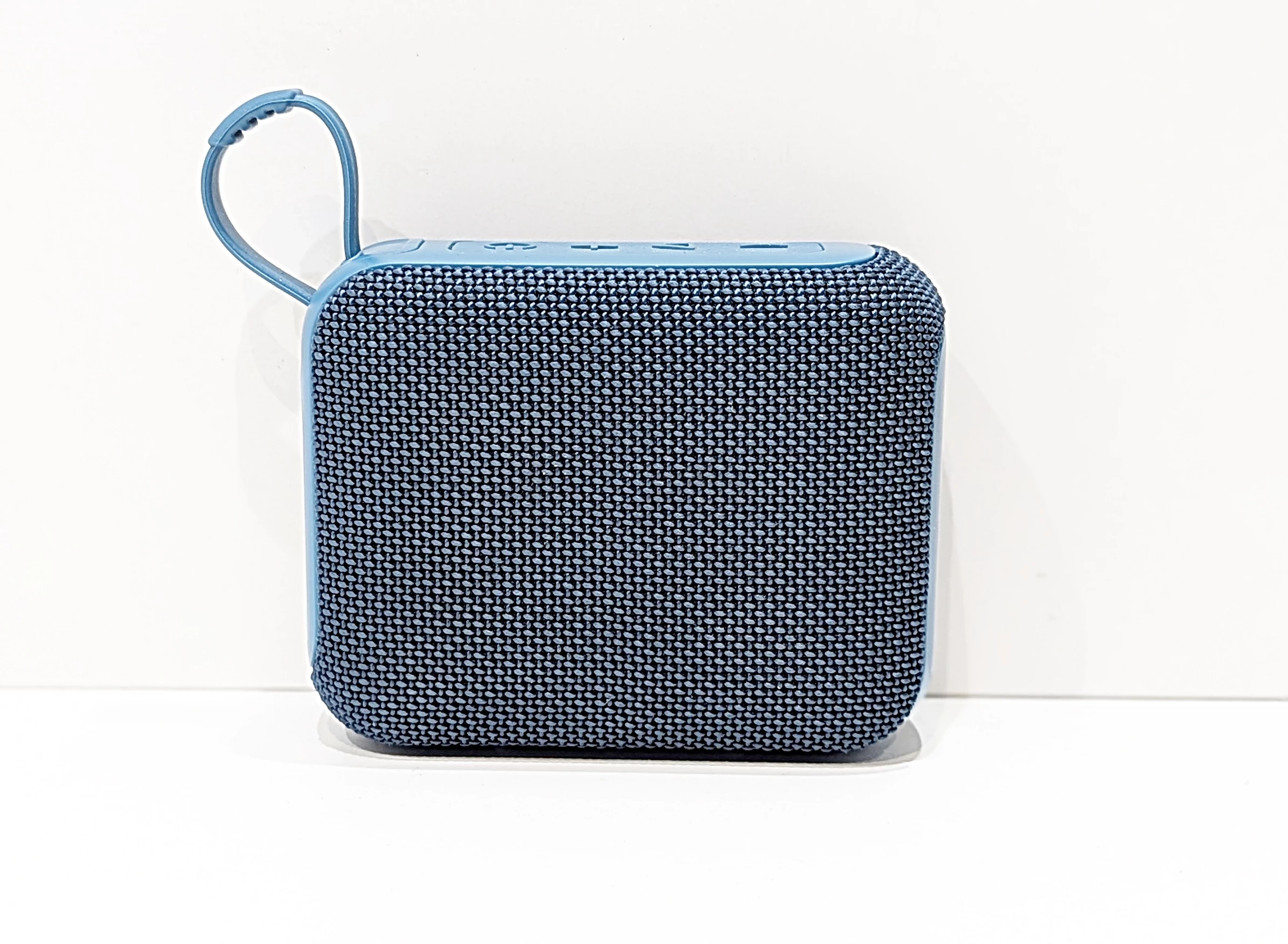 glosnik-bluetooth-niebieski-ean-gtin-5900495915559